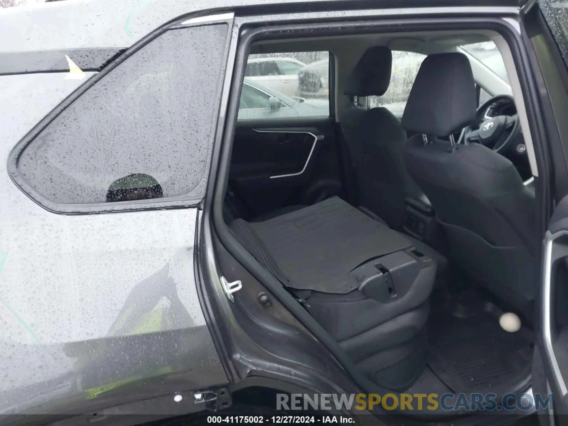 8 Photograph of a damaged car 4T3MWRFV6RU156186 TOYOTA RAV4 HYBRID 2024