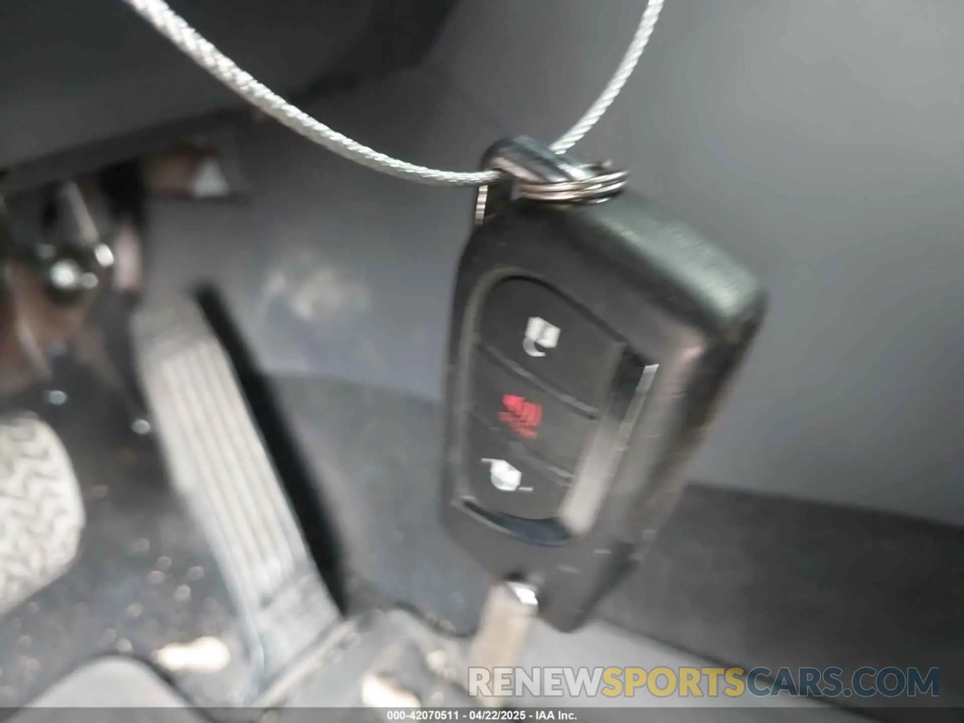 11 Photograph of a damaged car 4T3MWRFV9RU156795 TOYOTA RAV4 HYBRID 2024