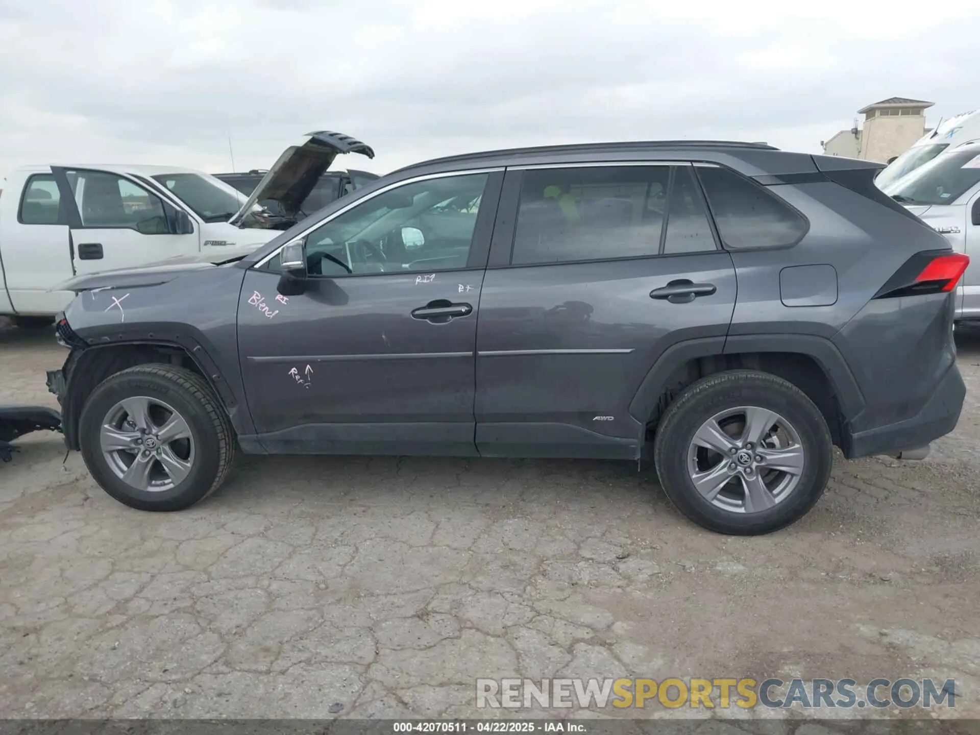 15 Photograph of a damaged car 4T3MWRFV9RU156795 TOYOTA RAV4 HYBRID 2024