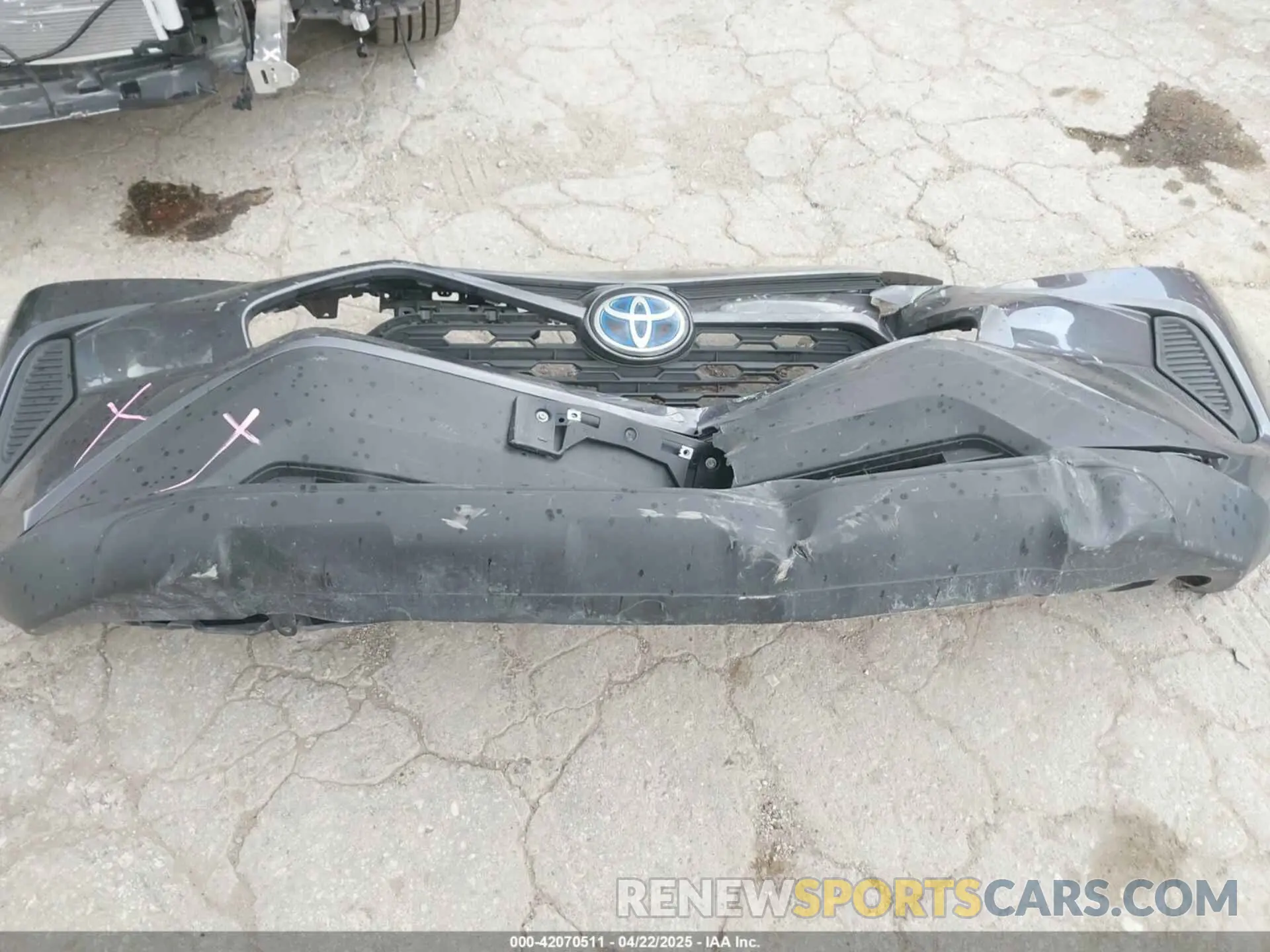 18 Photograph of a damaged car 4T3MWRFV9RU156795 TOYOTA RAV4 HYBRID 2024