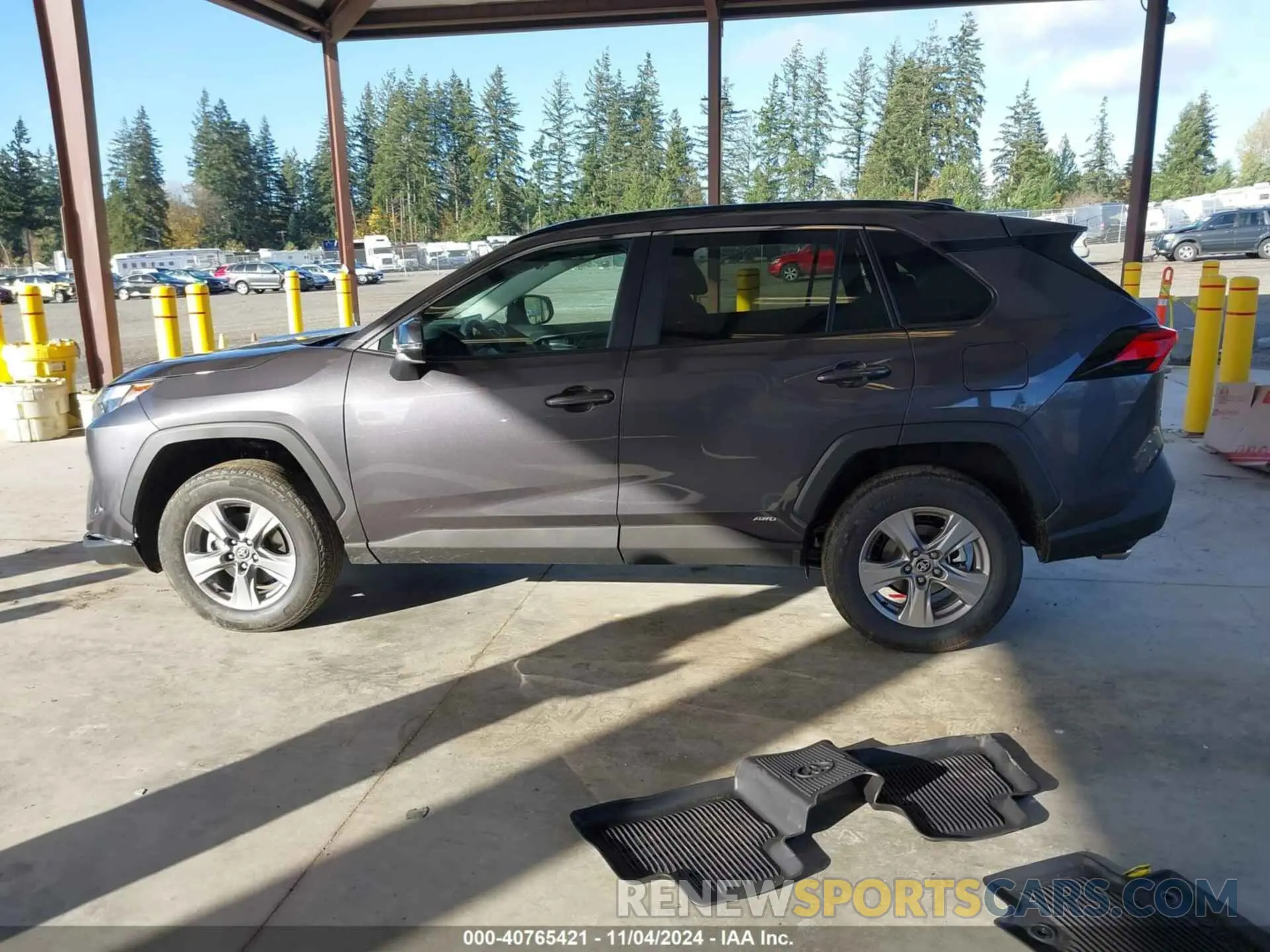 15 Photograph of a damaged car 4T3RWRFV0RU112156 TOYOTA RAV4 HYBRID 2024