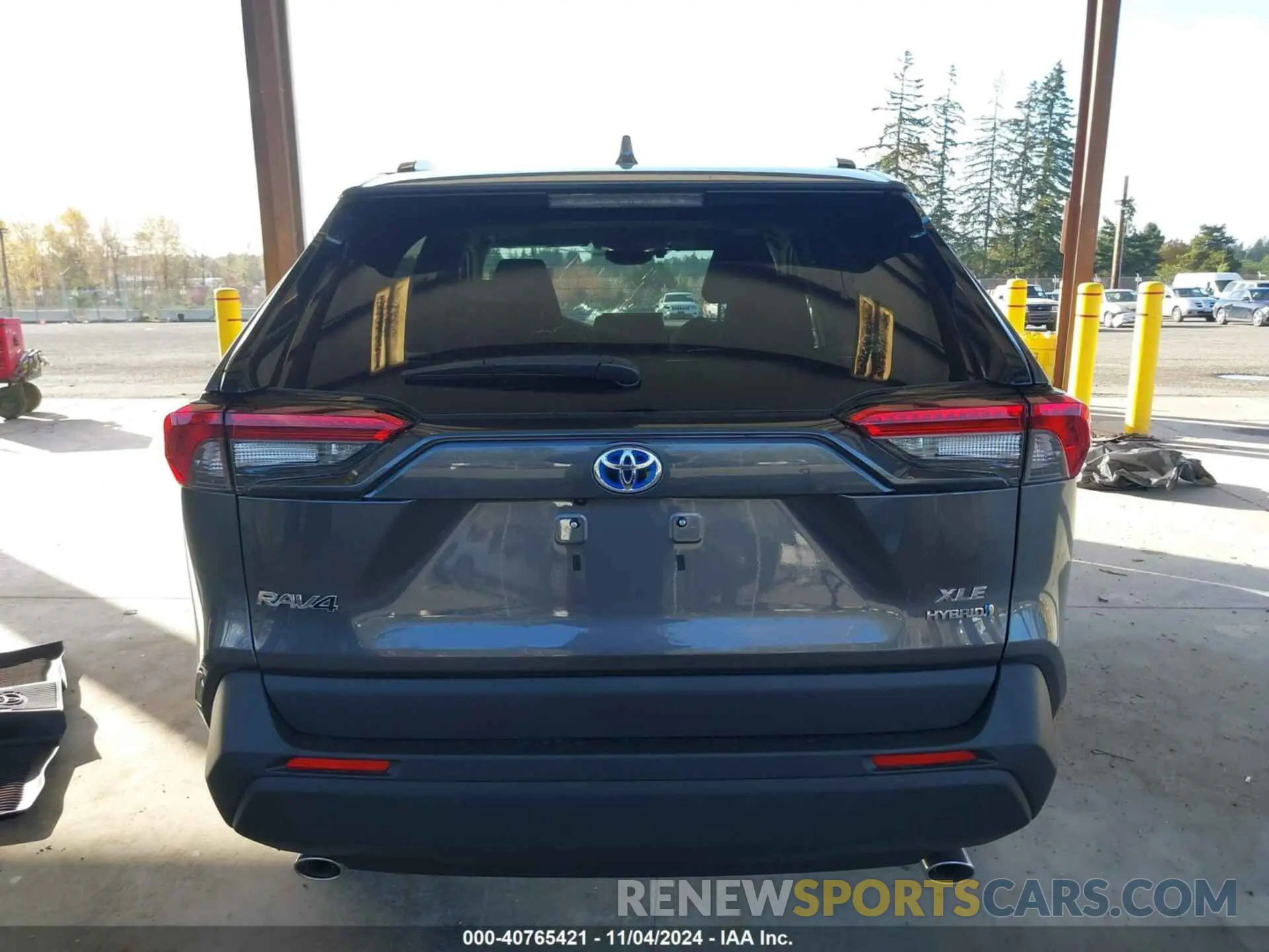 17 Photograph of a damaged car 4T3RWRFV0RU112156 TOYOTA RAV4 HYBRID 2024