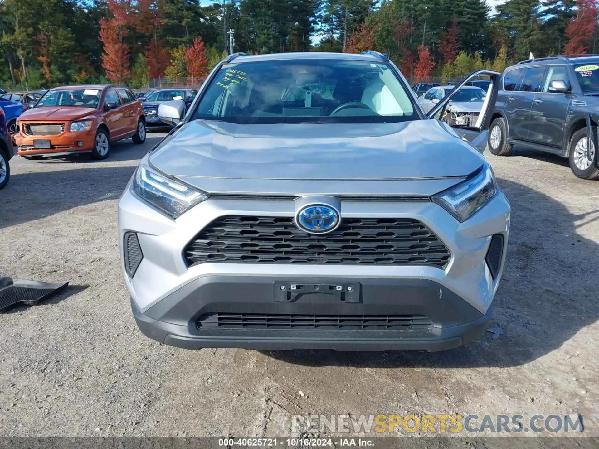 12 Photograph of a damaged car 4T3RWRFV1RU112652 TOYOTA RAV4 HYBRID 2024