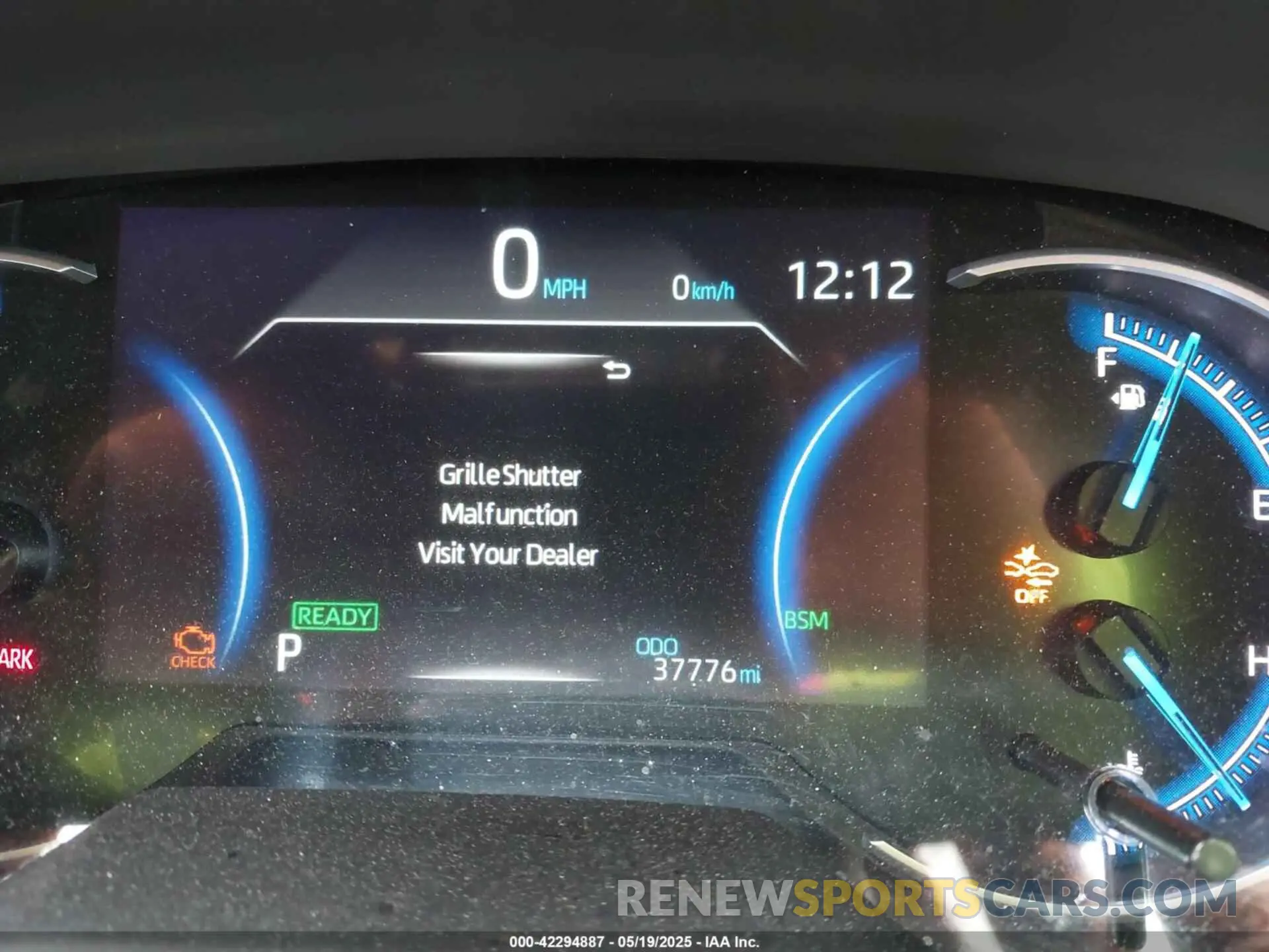 16 Photograph of a damaged car 4T3RWRFV1RU133016 TOYOTA RAV4 HYBRID 2024