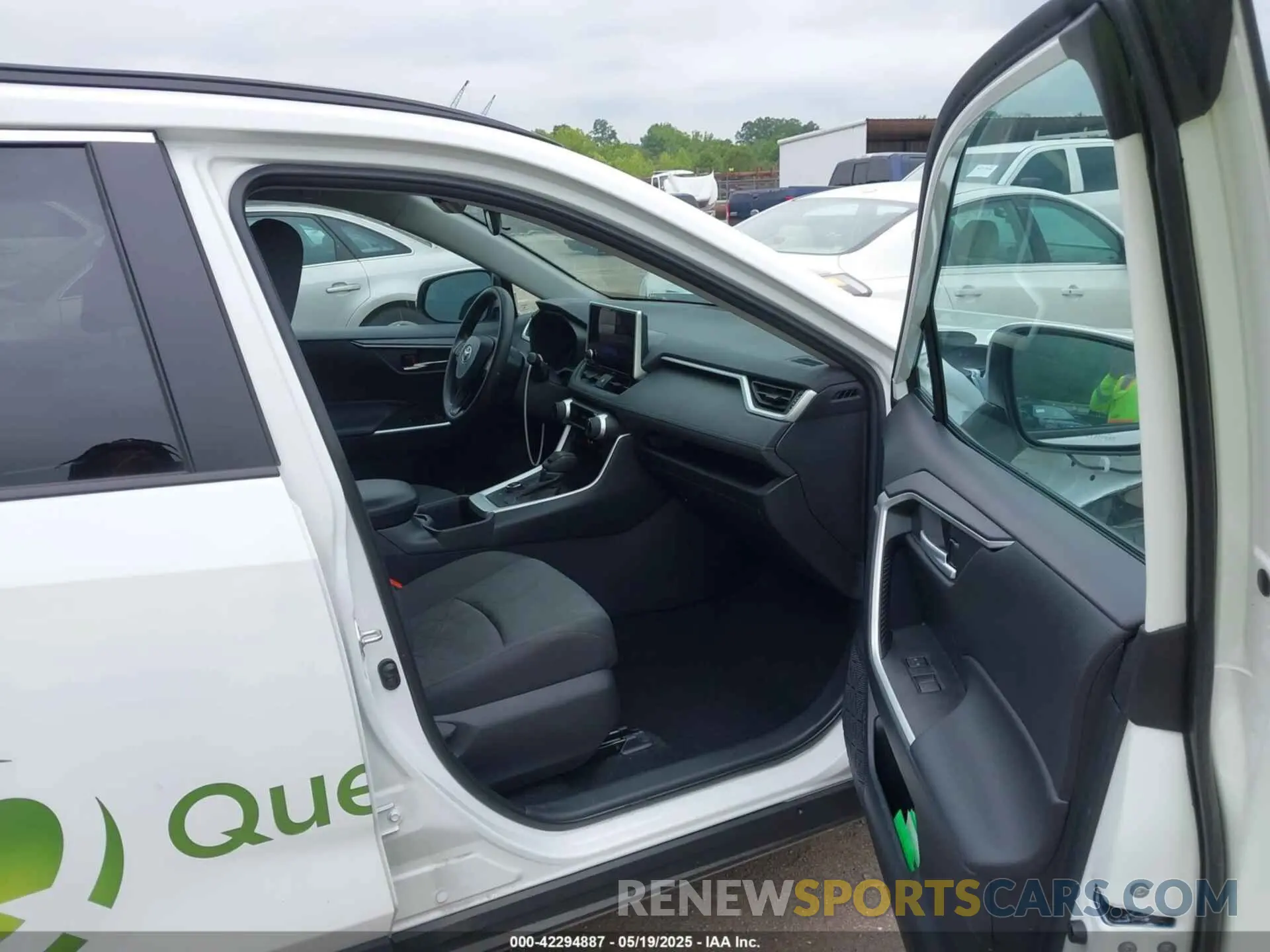 5 Photograph of a damaged car 4T3RWRFV1RU133016 TOYOTA RAV4 HYBRID 2024