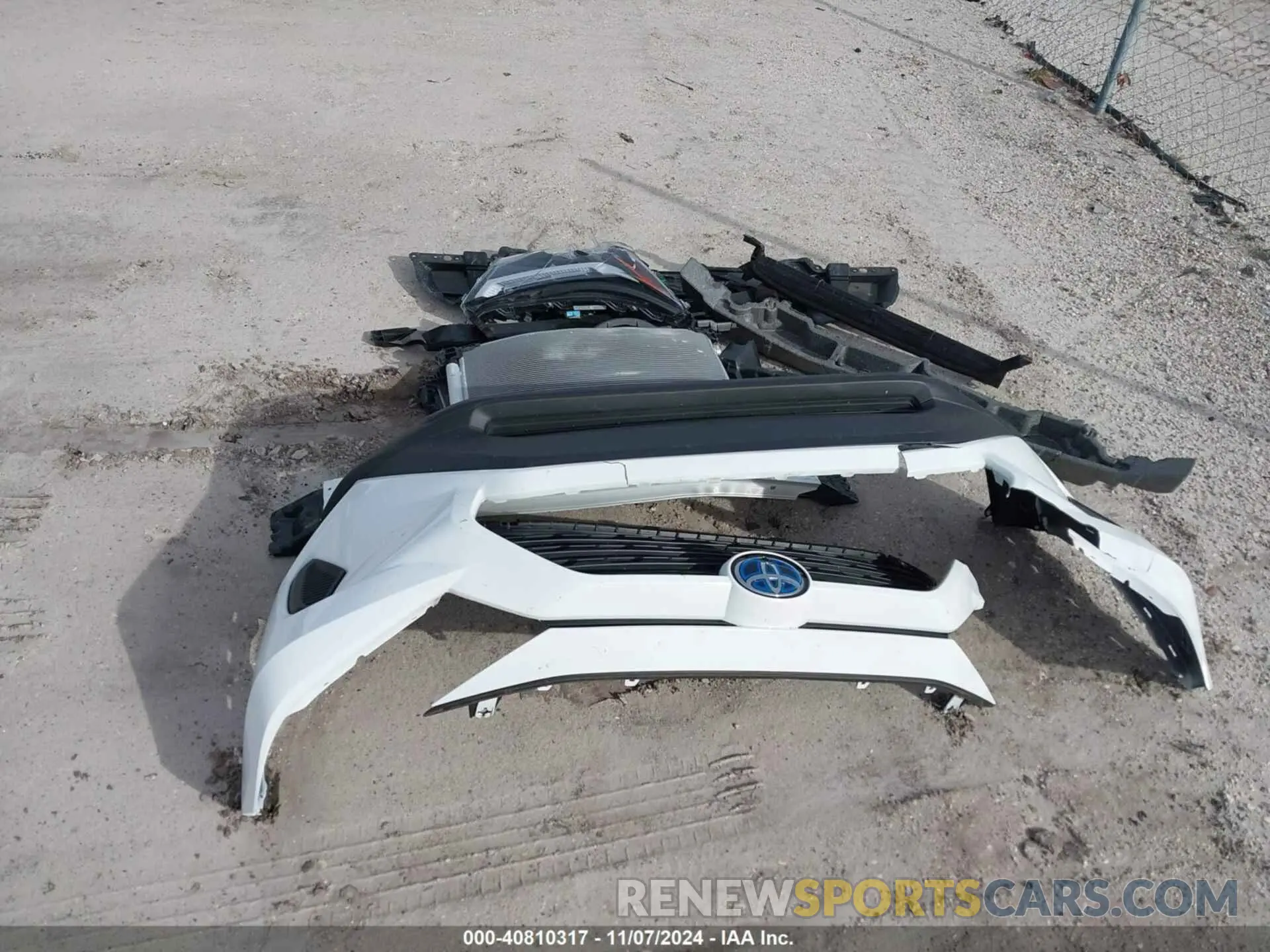 18 Photograph of a damaged car 4T3RWRFV2RU142842 TOYOTA RAV4 HYBRID 2024