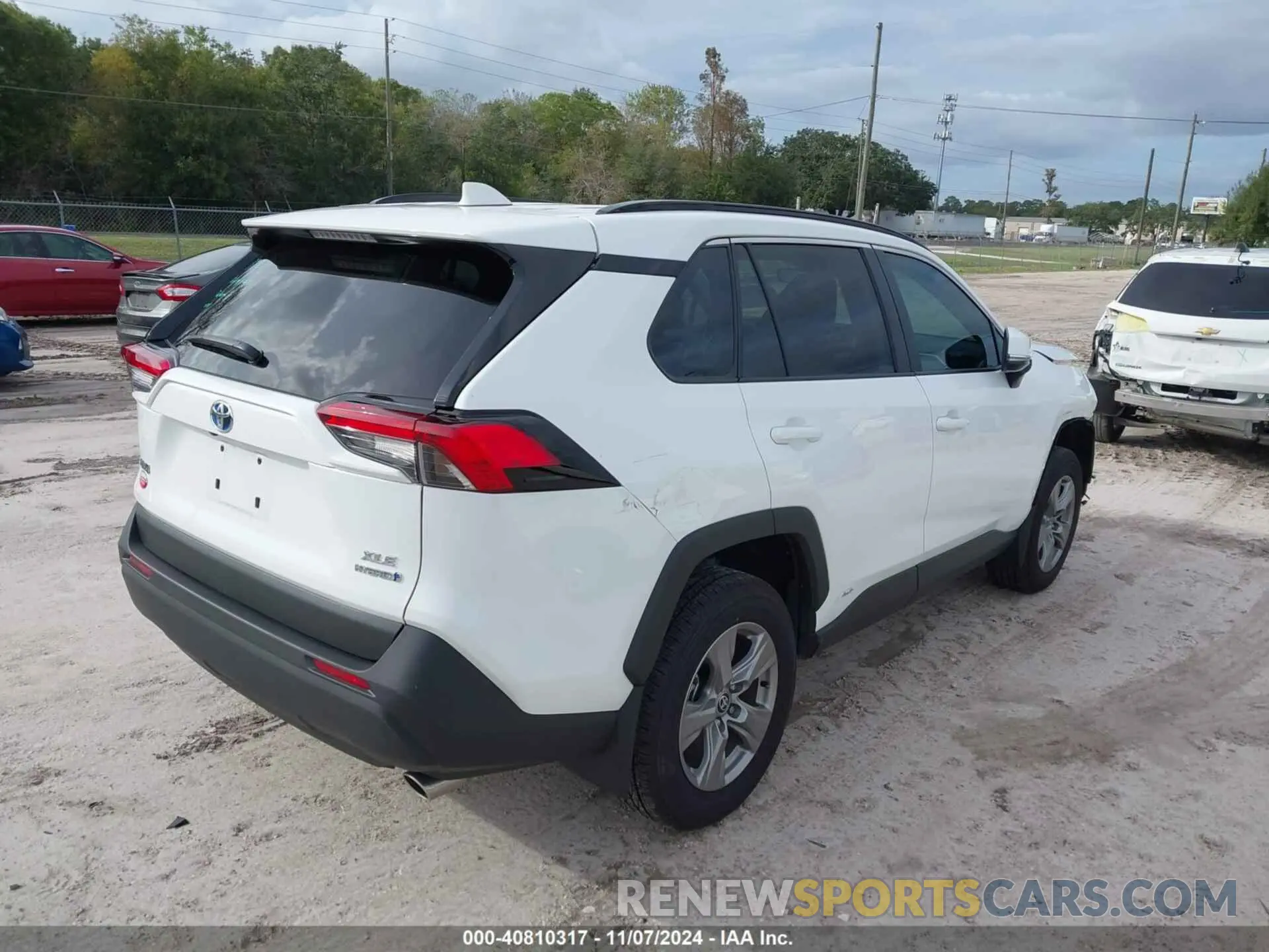 4 Photograph of a damaged car 4T3RWRFV2RU142842 TOYOTA RAV4 HYBRID 2024