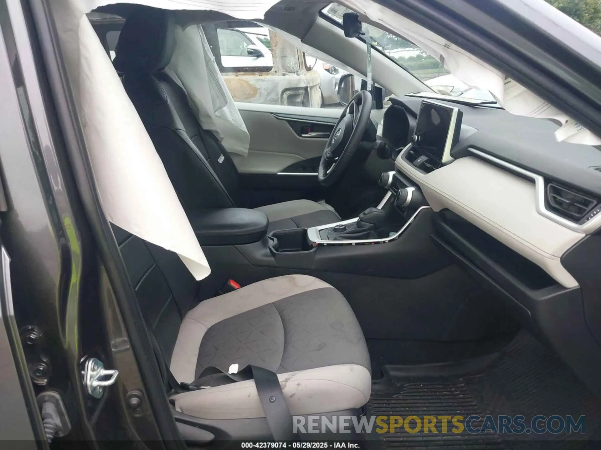 5 Photograph of a damaged car 4T3RWRFV4RU111446 TOYOTA RAV4 HYBRID 2024