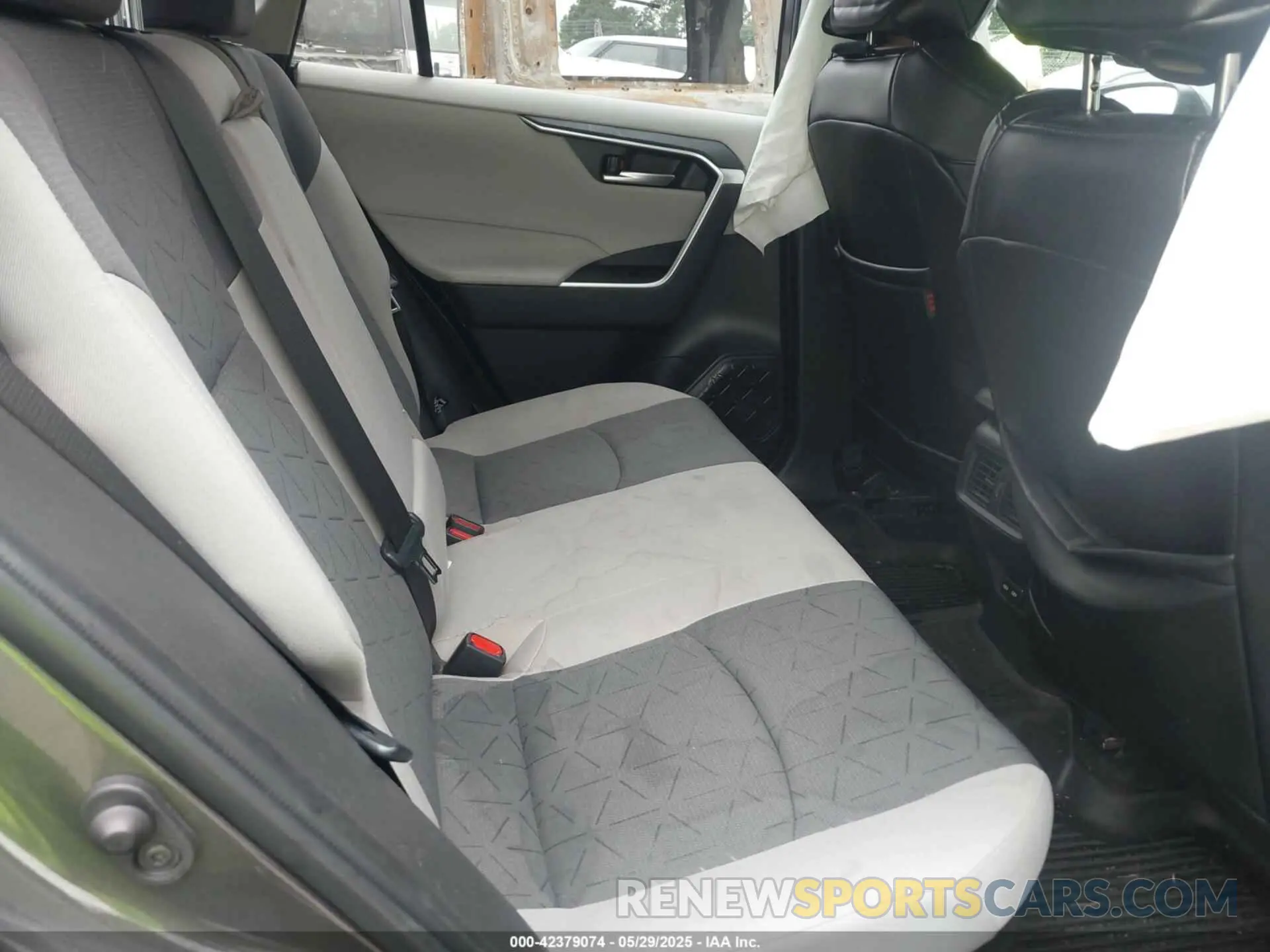 8 Photograph of a damaged car 4T3RWRFV4RU111446 TOYOTA RAV4 HYBRID 2024