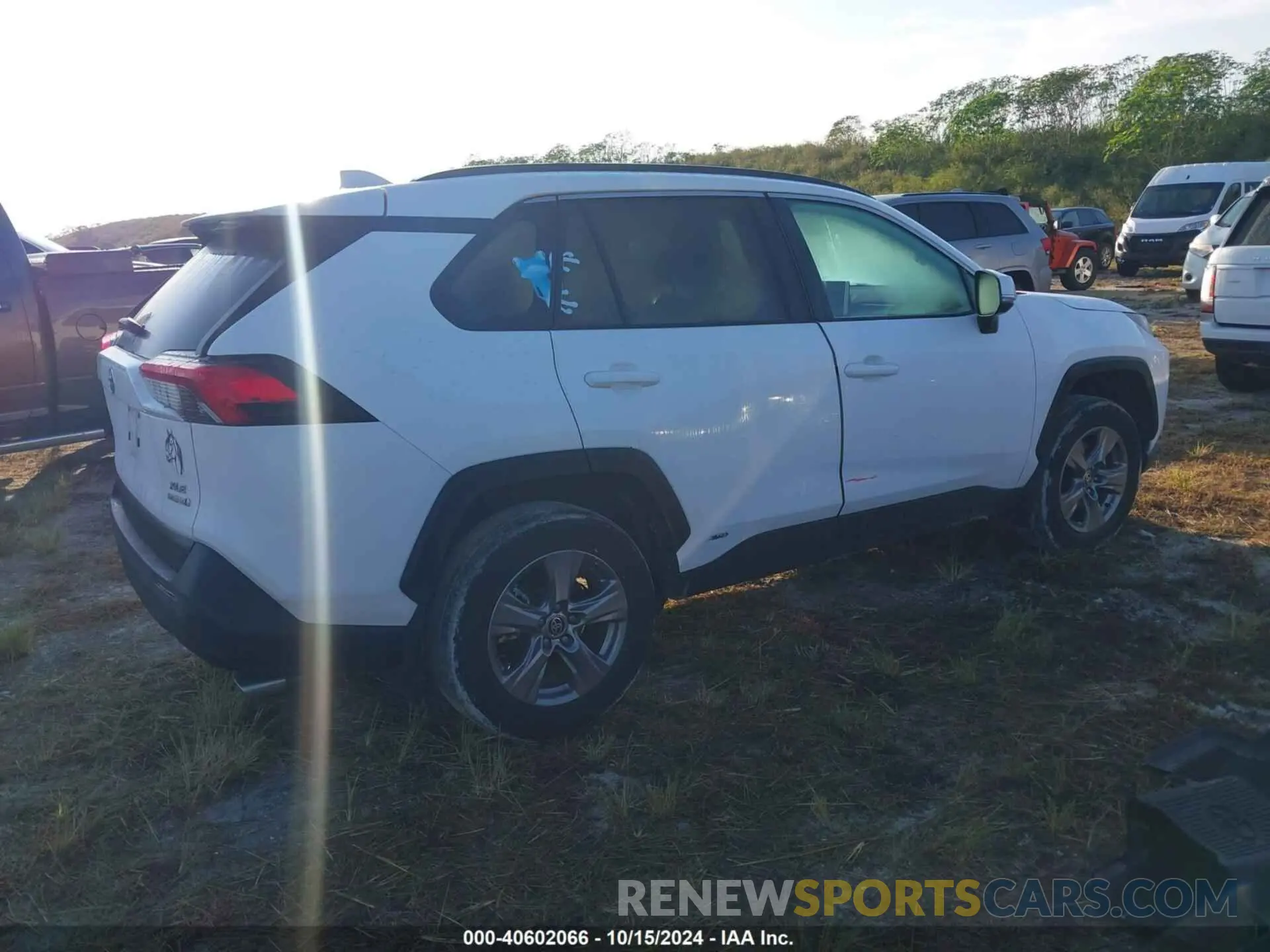 4 Photograph of a damaged car 4T3RWRFV4RU140476 TOYOTA RAV4 HYBRID 2024