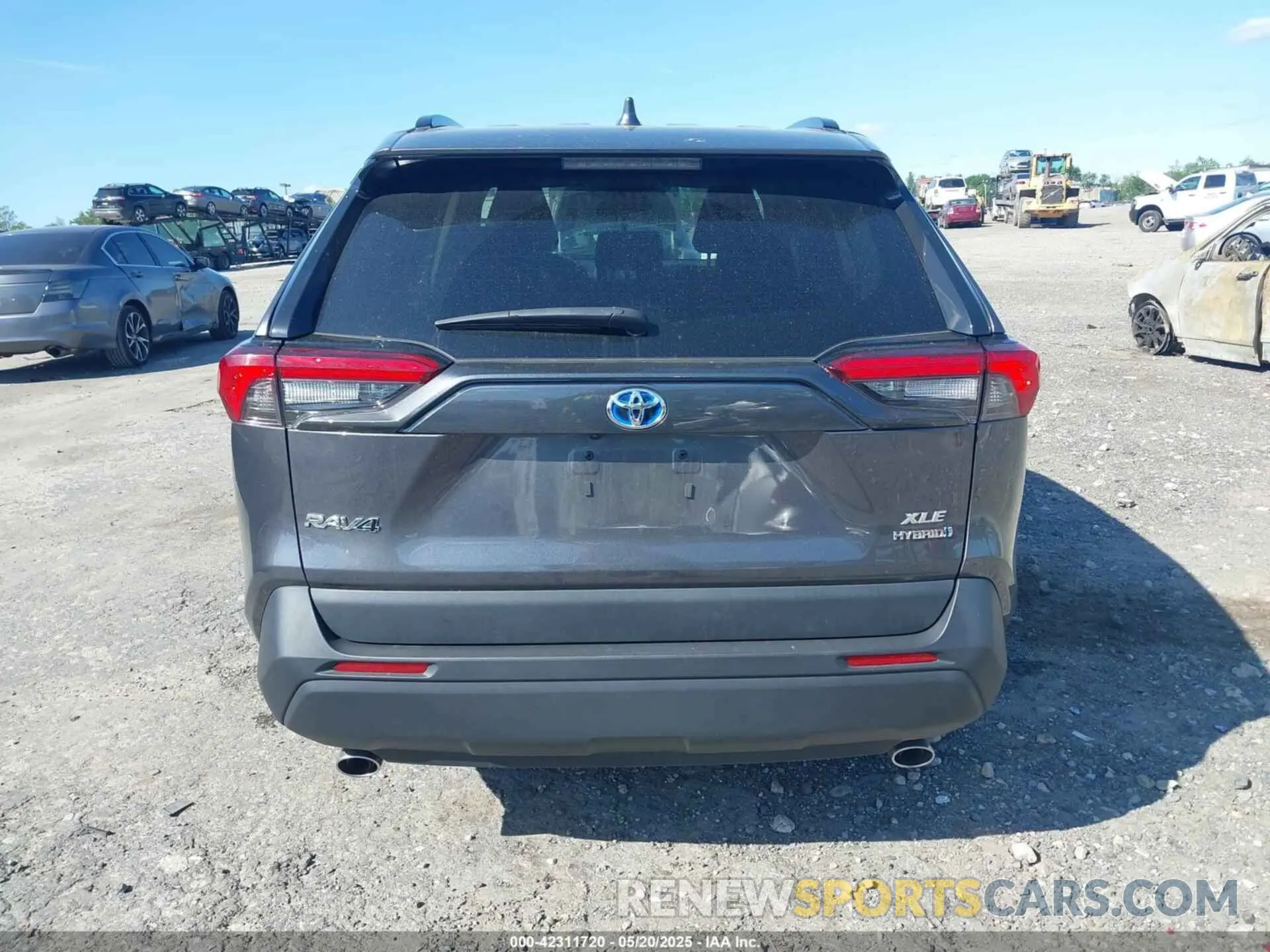 16 Photograph of a damaged car 4T3RWRFV5RU117417 TOYOTA RAV4 HYBRID 2024