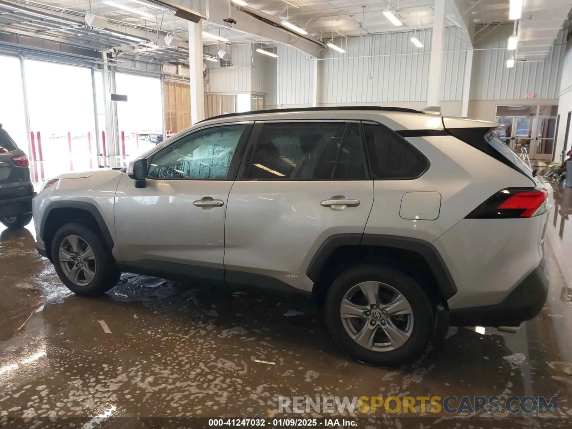 14 Photograph of a damaged car 4T3RWRFV5RU128188 TOYOTA RAV4 HYBRID 2024