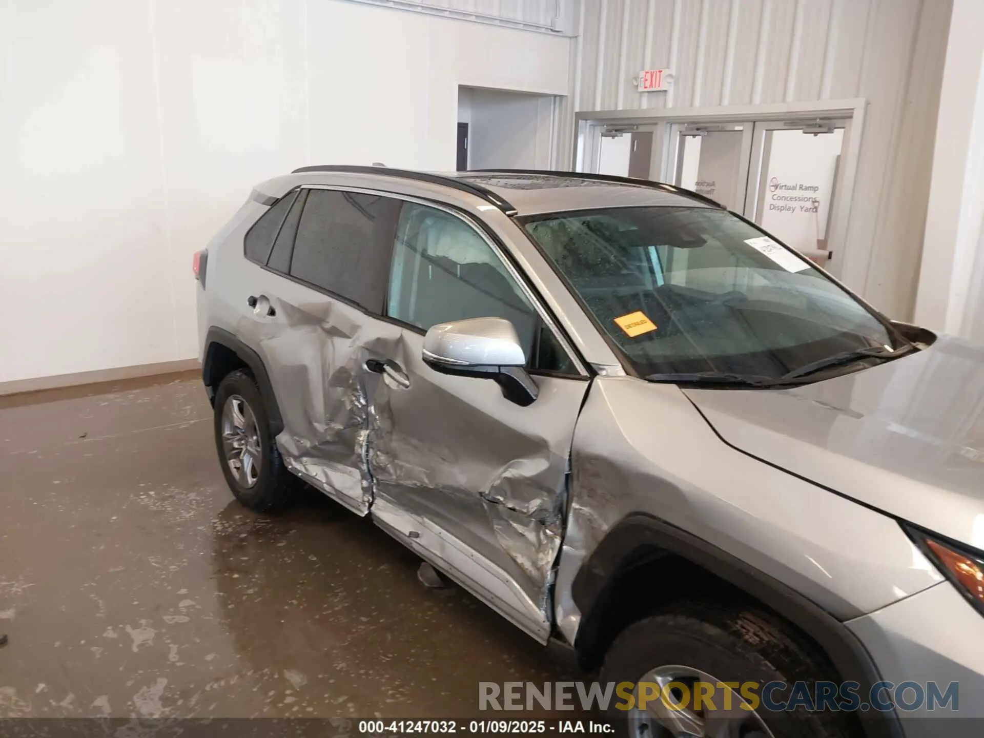 18 Photograph of a damaged car 4T3RWRFV5RU128188 TOYOTA RAV4 HYBRID 2024