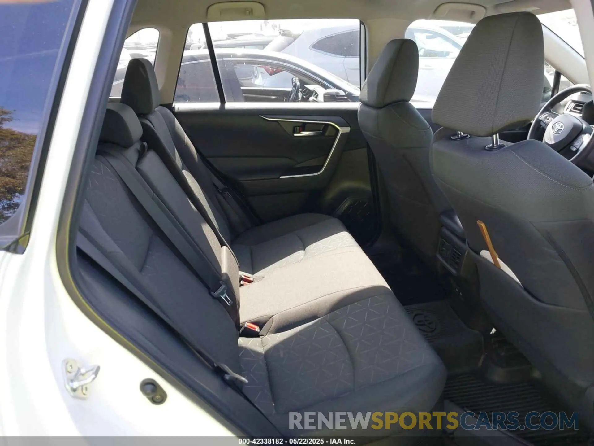 8 Photograph of a damaged car 4T3RWRFV6RU145047 TOYOTA RAV4 HYBRID 2024