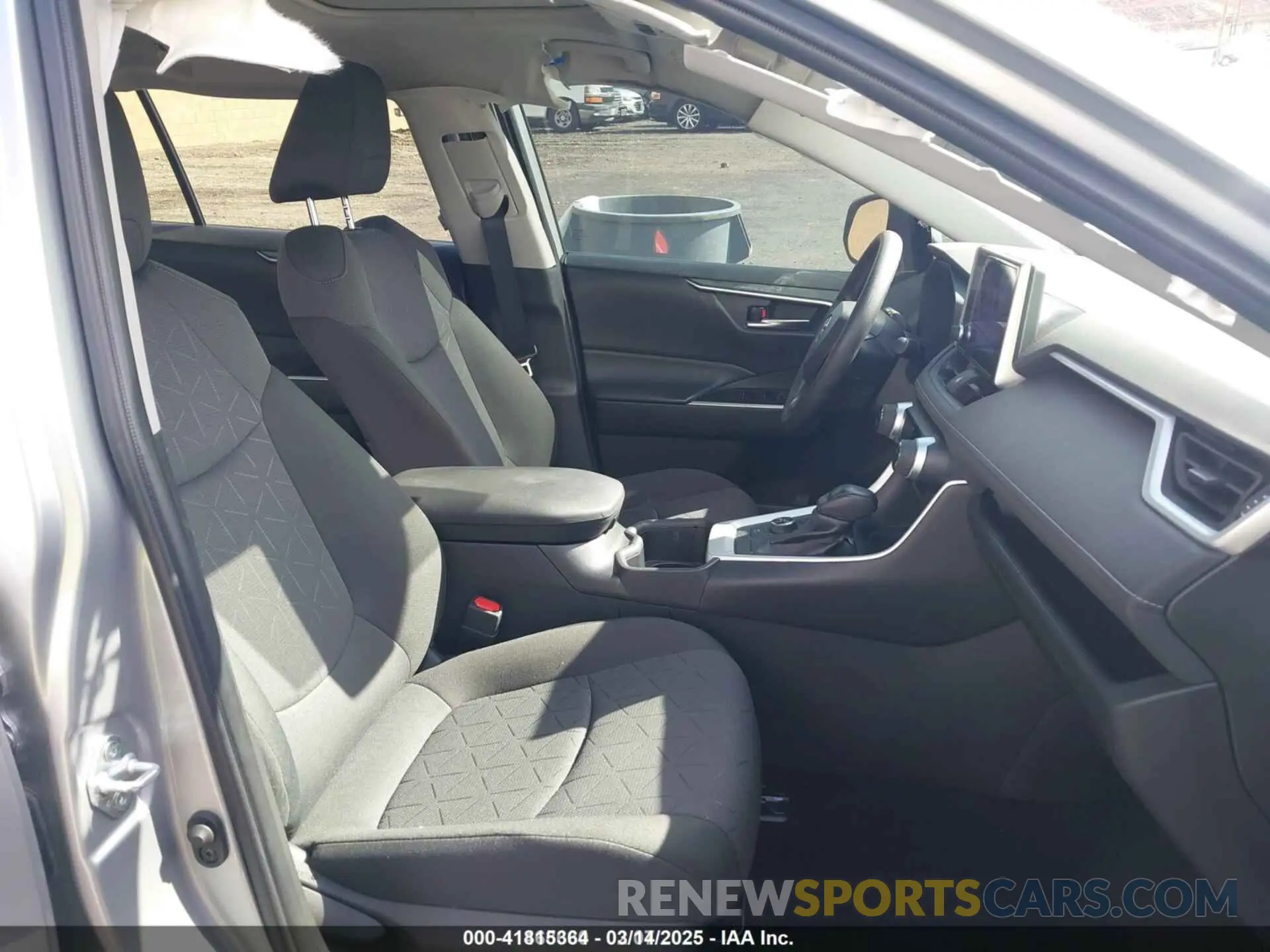 5 Photograph of a damaged car 4T3RWRFV7RU145753 TOYOTA RAV4 HYBRID 2024