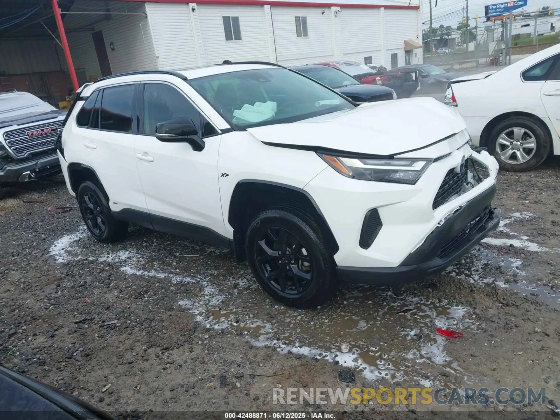 1 Photograph of a damaged car 4T3RWRFV8RU110932 TOYOTA RAV4 HYBRID 2024