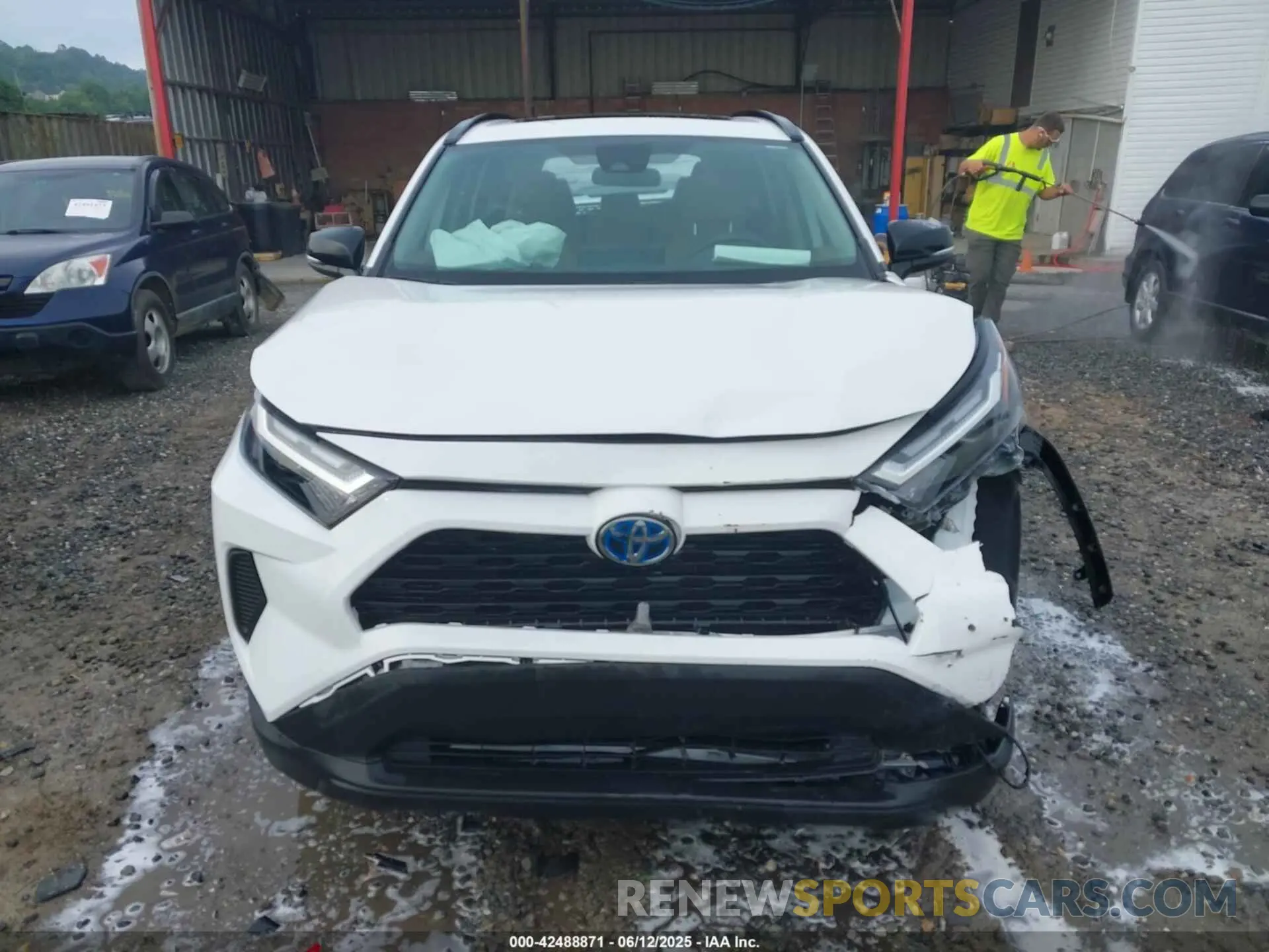 11 Photograph of a damaged car 4T3RWRFV8RU110932 TOYOTA RAV4 HYBRID 2024