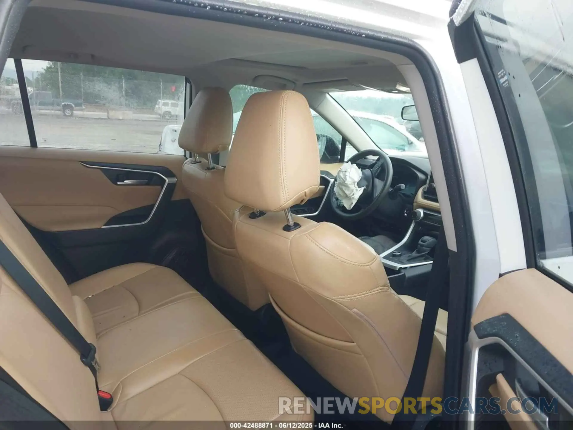 8 Photograph of a damaged car 4T3RWRFV8RU110932 TOYOTA RAV4 HYBRID 2024