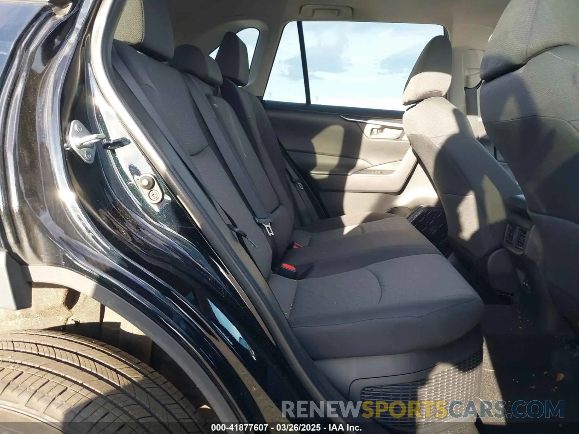8 Photograph of a damaged car 4T3RWRFV8RU117959 TOYOTA RAV4 HYBRID 2024