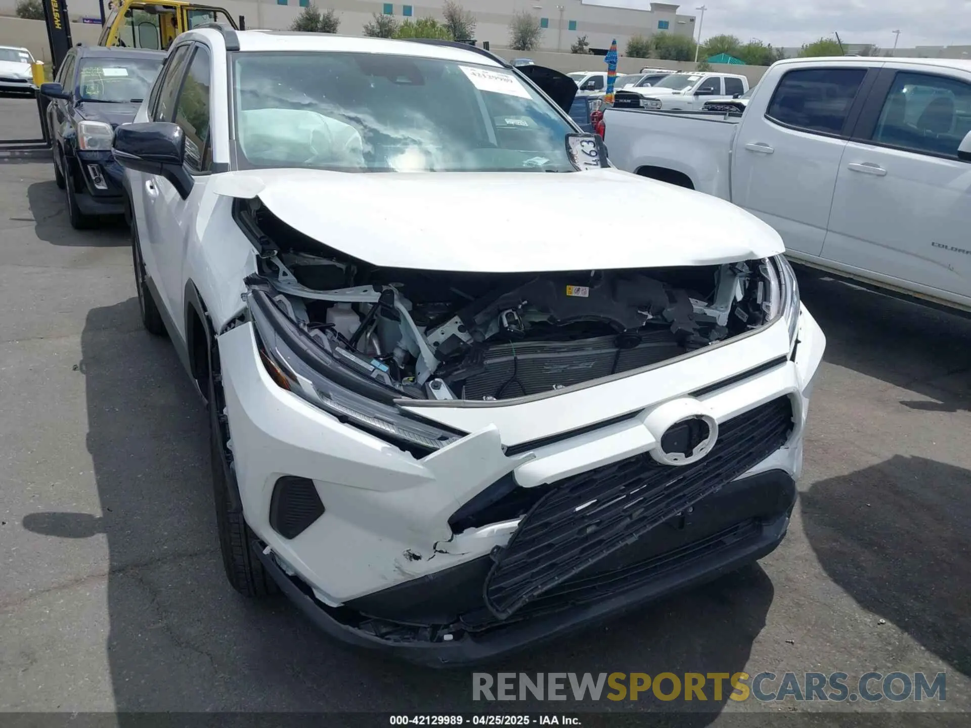 6 Photograph of a damaged car 4T3RWRFV8RU130923 TOYOTA RAV4 HYBRID 2024