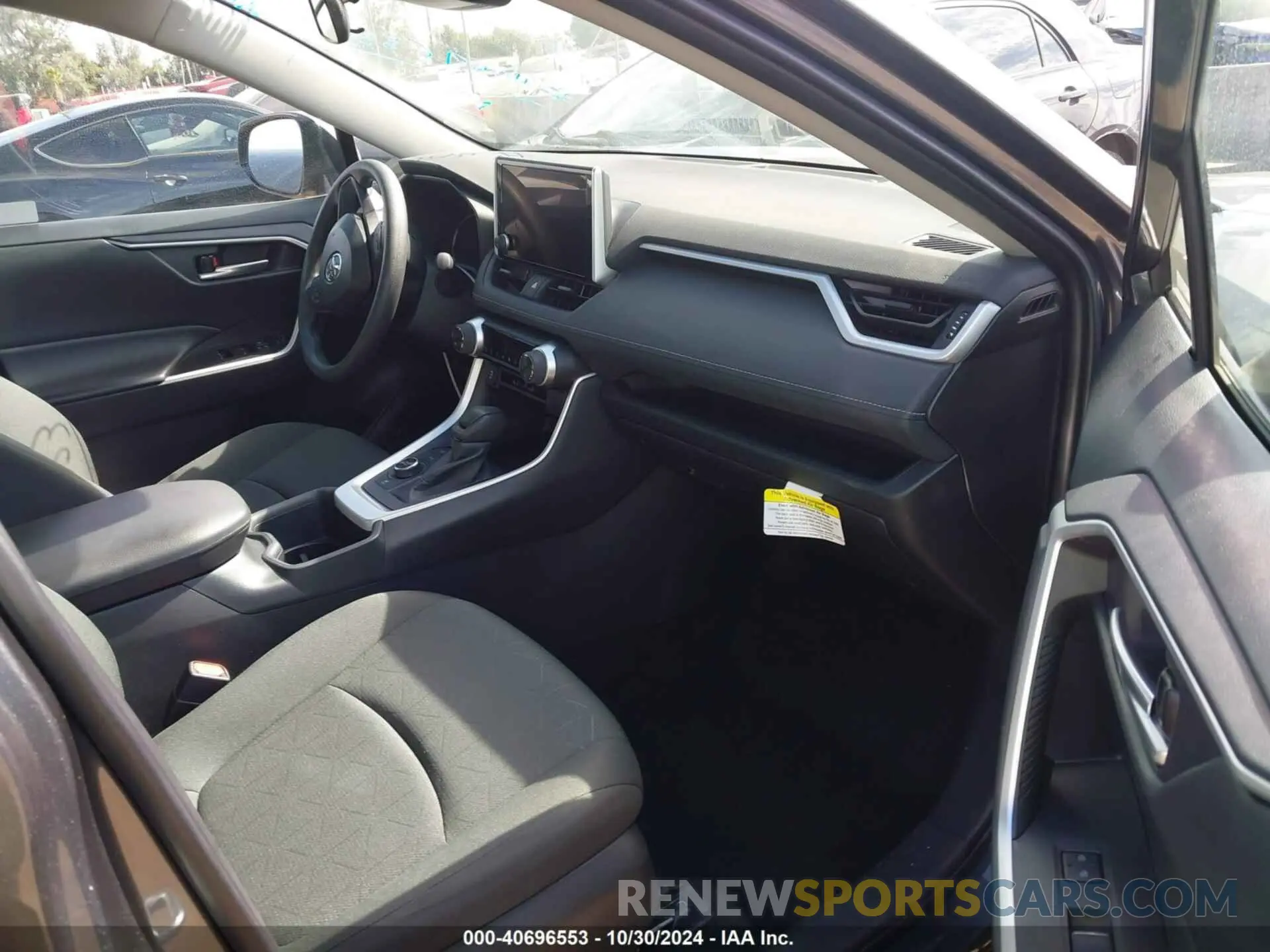 5 Photograph of a damaged car 4T3RWRFV9RU121065 TOYOTA RAV4 HYBRID 2024