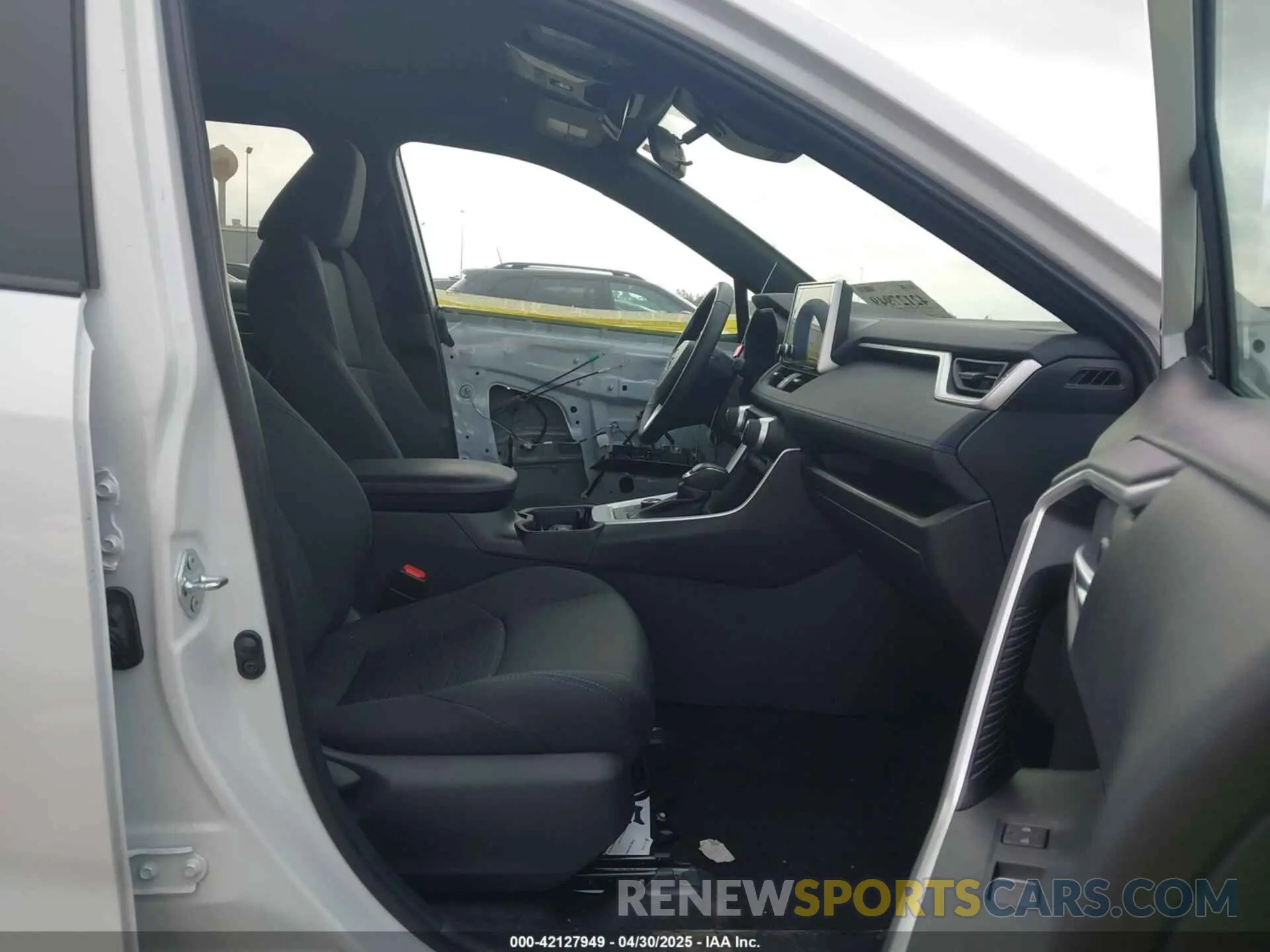 5 Photograph of a damaged car 4T3T6RFV0RU174548 TOYOTA RAV4 HYBRID 2024