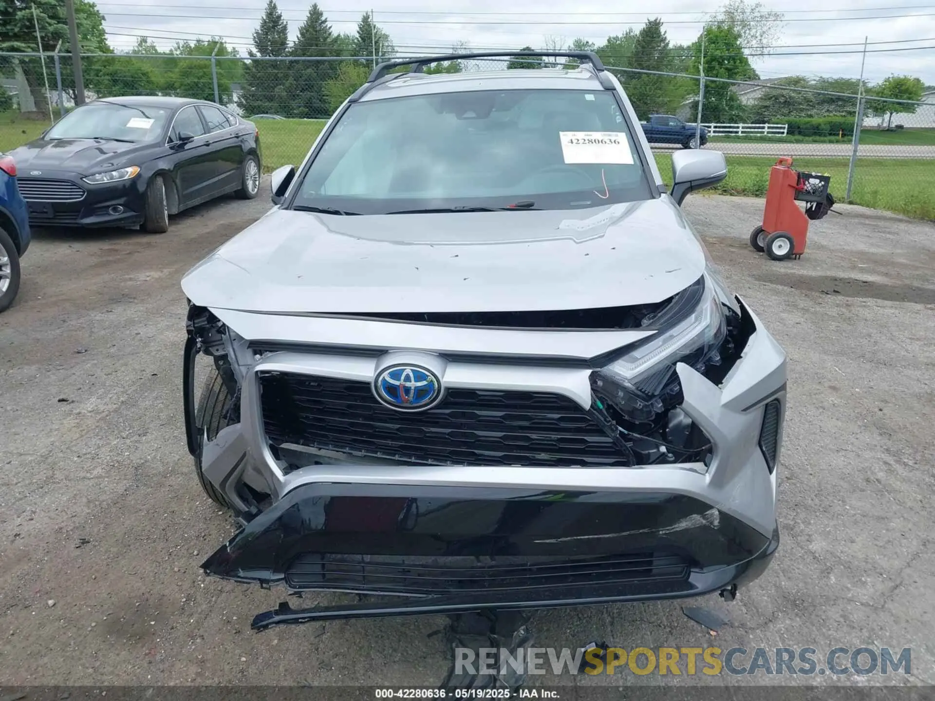11 Photograph of a damaged car 4T3T6RFV2RU162482 TOYOTA RAV4 HYBRID 2024