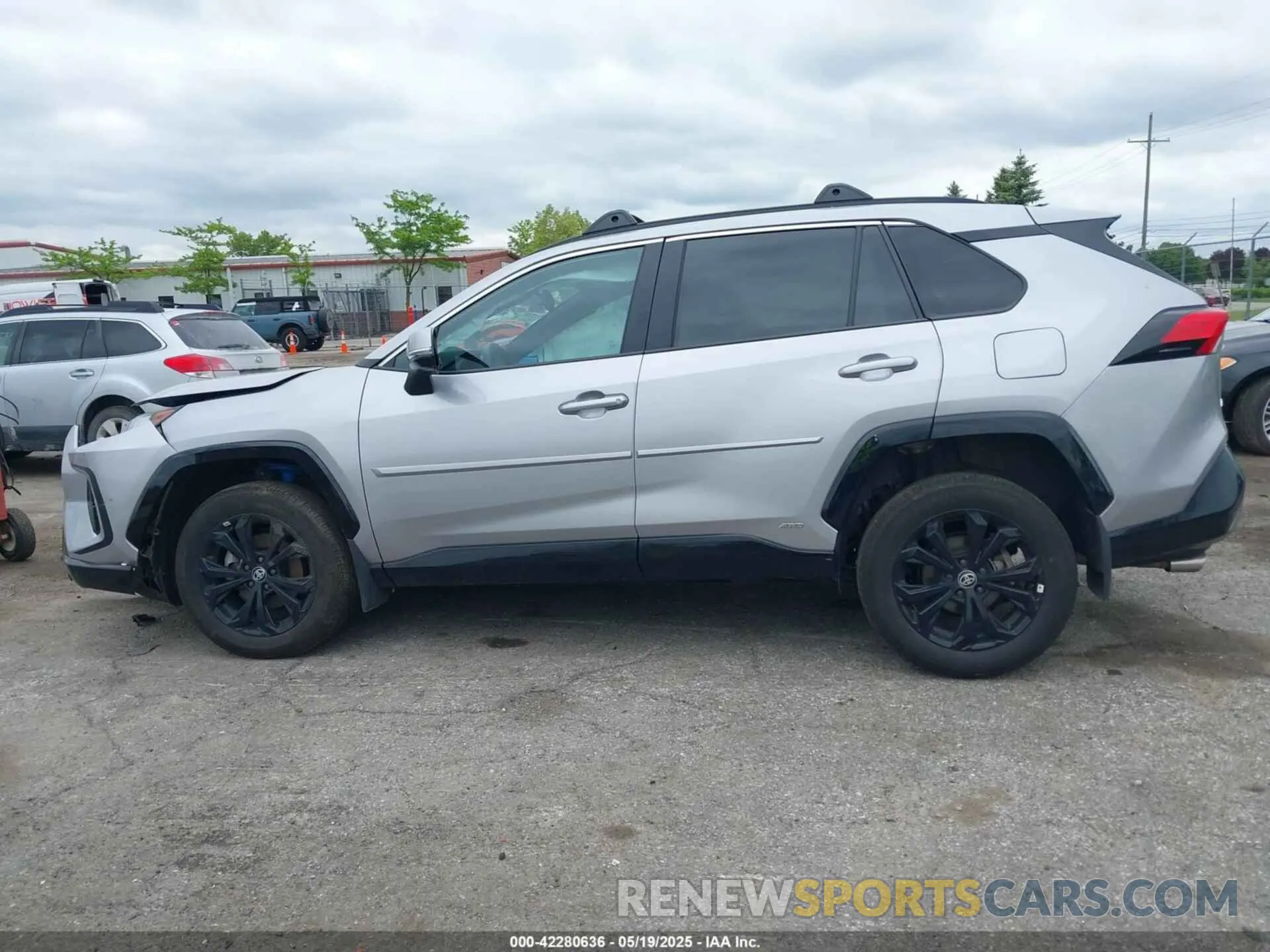 13 Photograph of a damaged car 4T3T6RFV2RU162482 TOYOTA RAV4 HYBRID 2024
