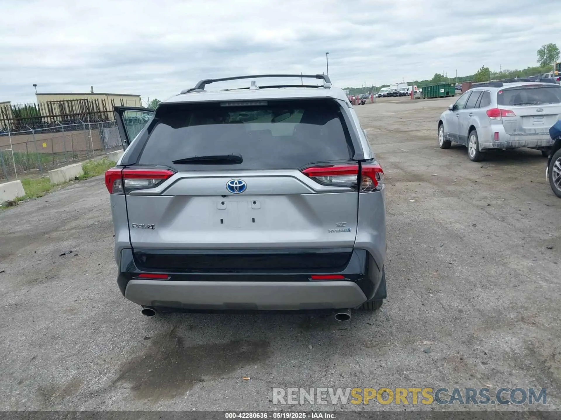 15 Photograph of a damaged car 4T3T6RFV2RU162482 TOYOTA RAV4 HYBRID 2024