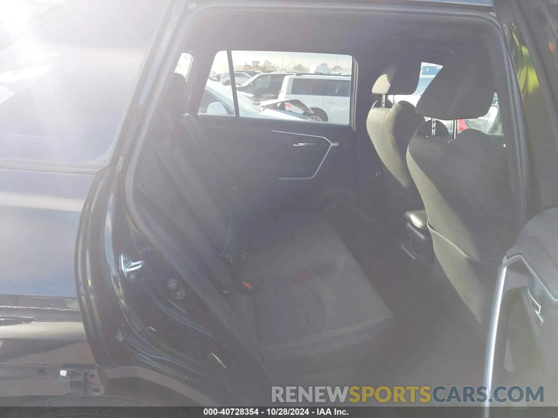 8 Photograph of a damaged car 4T3T6RFV3RU146016 TOYOTA RAV4 HYBRID 2024