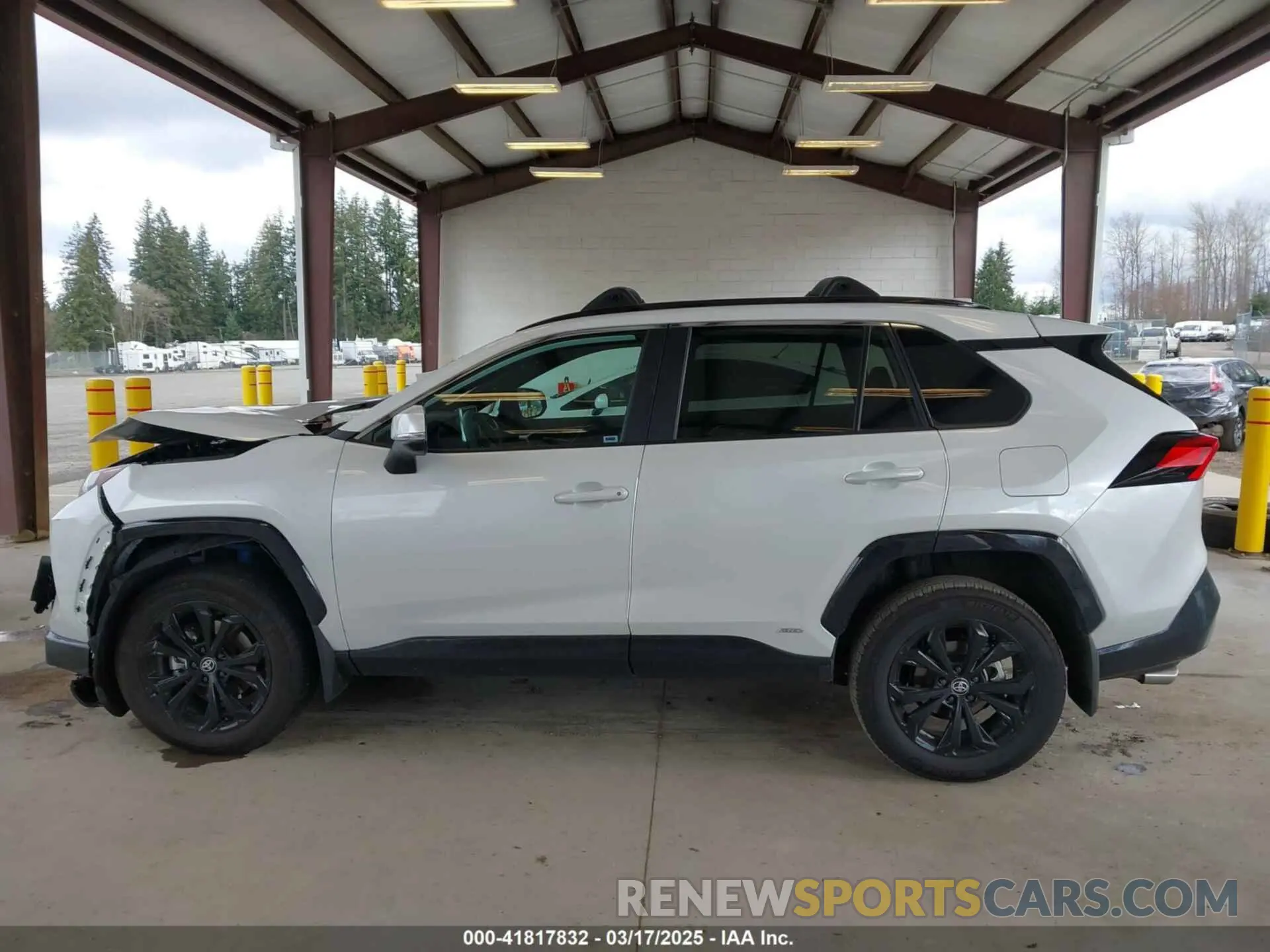 14 Photograph of a damaged car 4T3T6RFV3RU163656 TOYOTA RAV4 HYBRID 2024