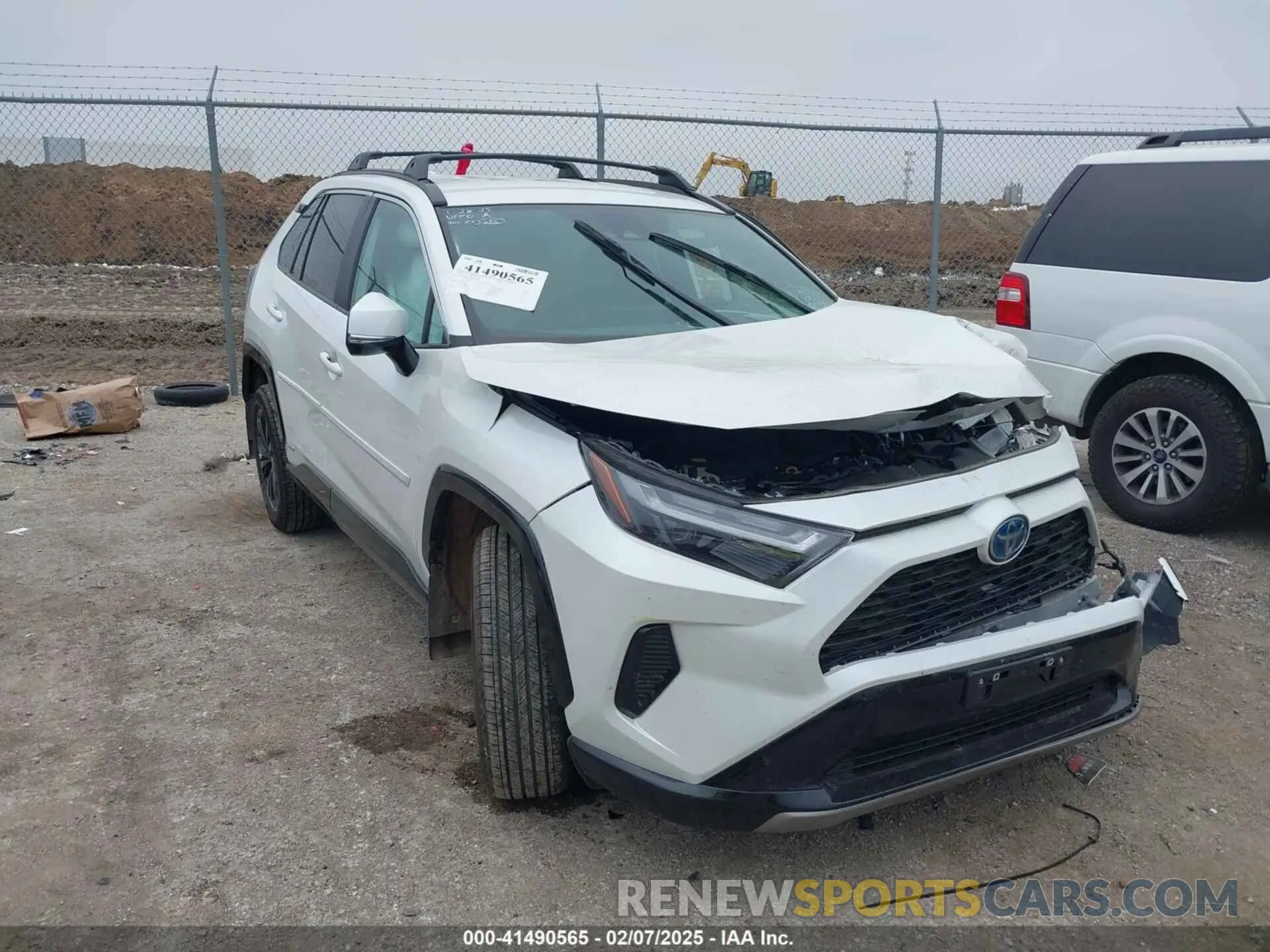 17 Photograph of a damaged car 4T3T6RFV6RU166065 TOYOTA RAV4 HYBRID 2024