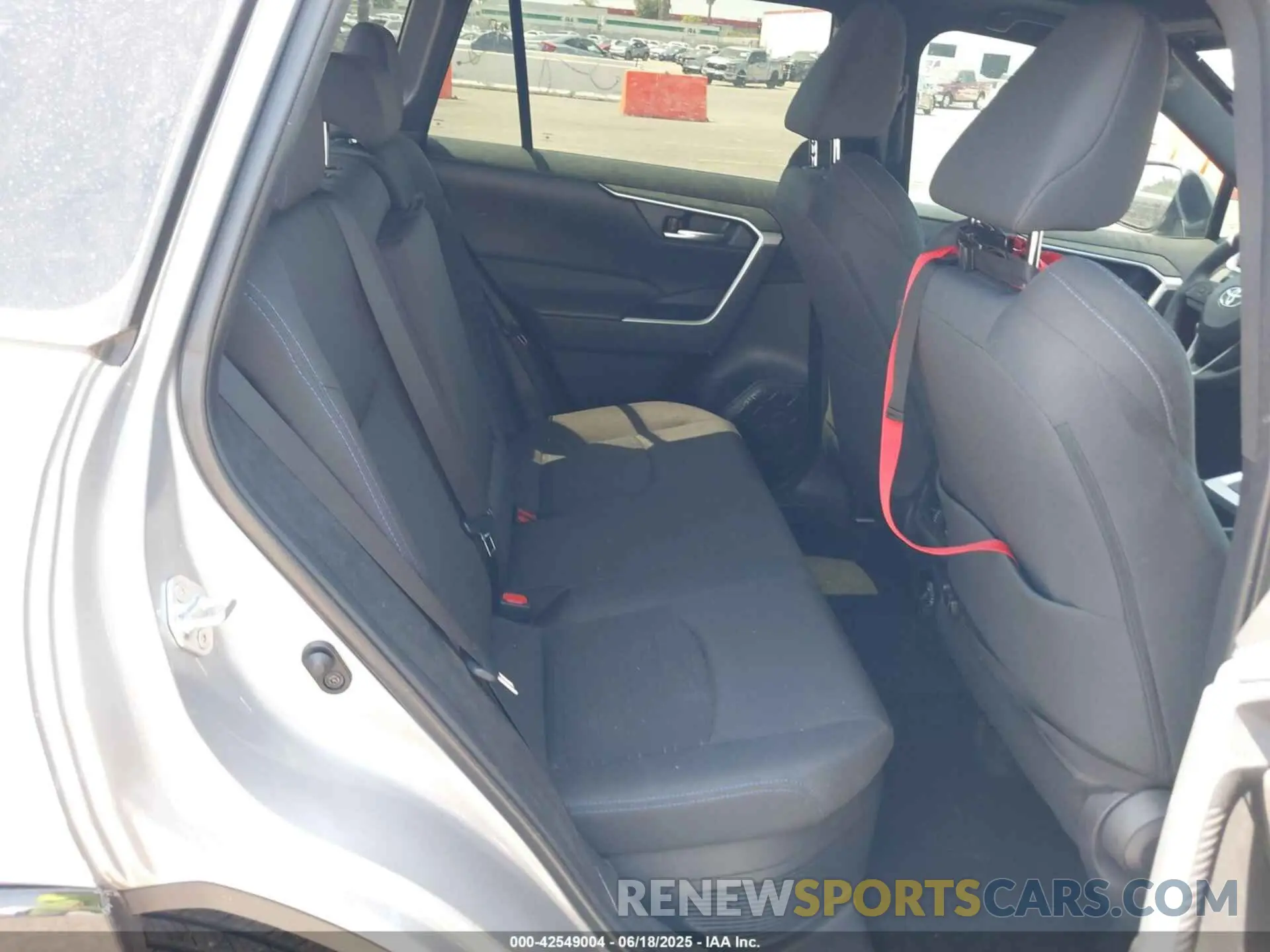8 Photograph of a damaged car 4T3T6RFV9RU146330 TOYOTA RAV4 HYBRID 2024