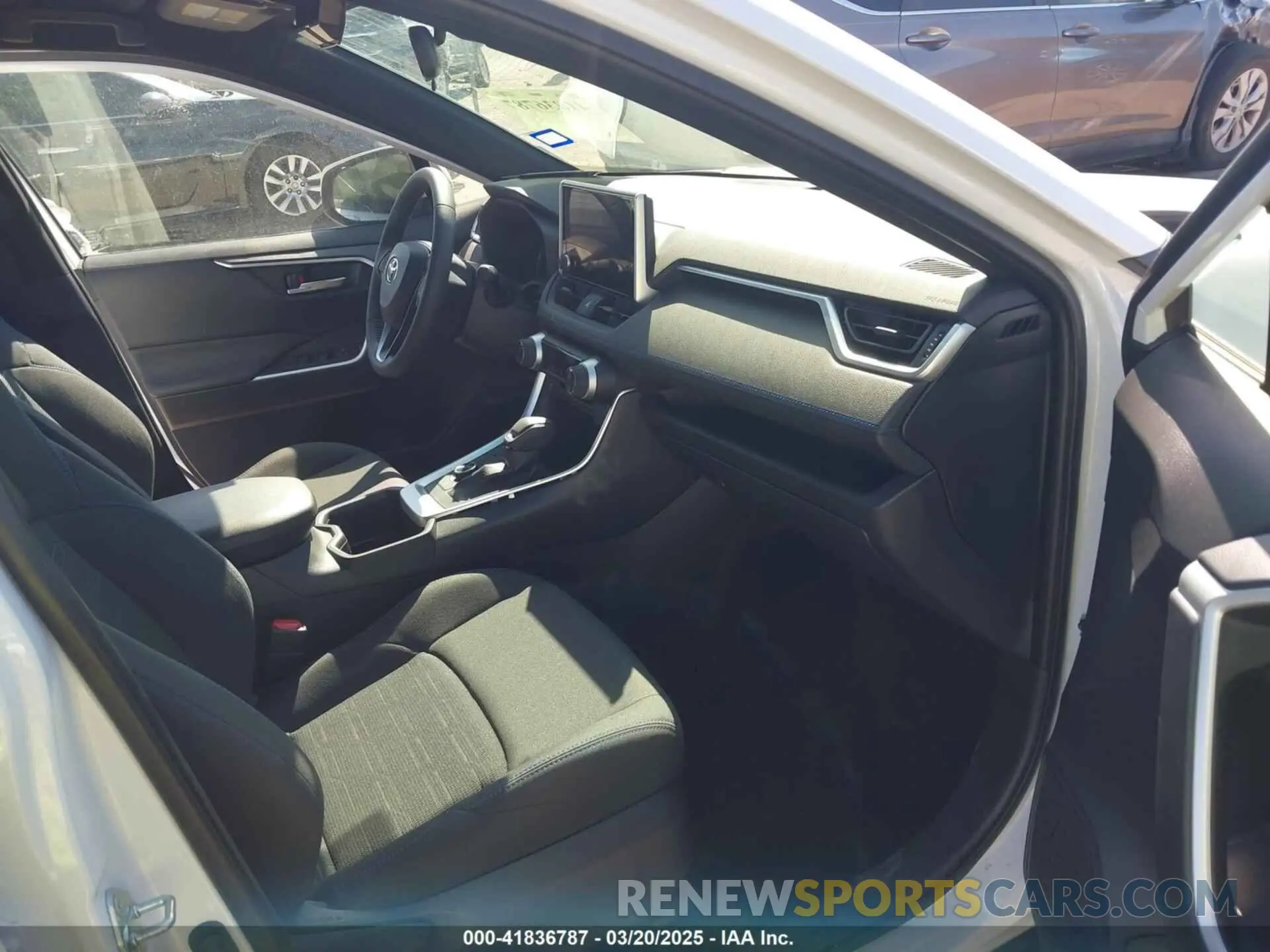 5 Photograph of a damaged car JTM16RFV3RJ042759 TOYOTA RAV4 HYBRID 2024