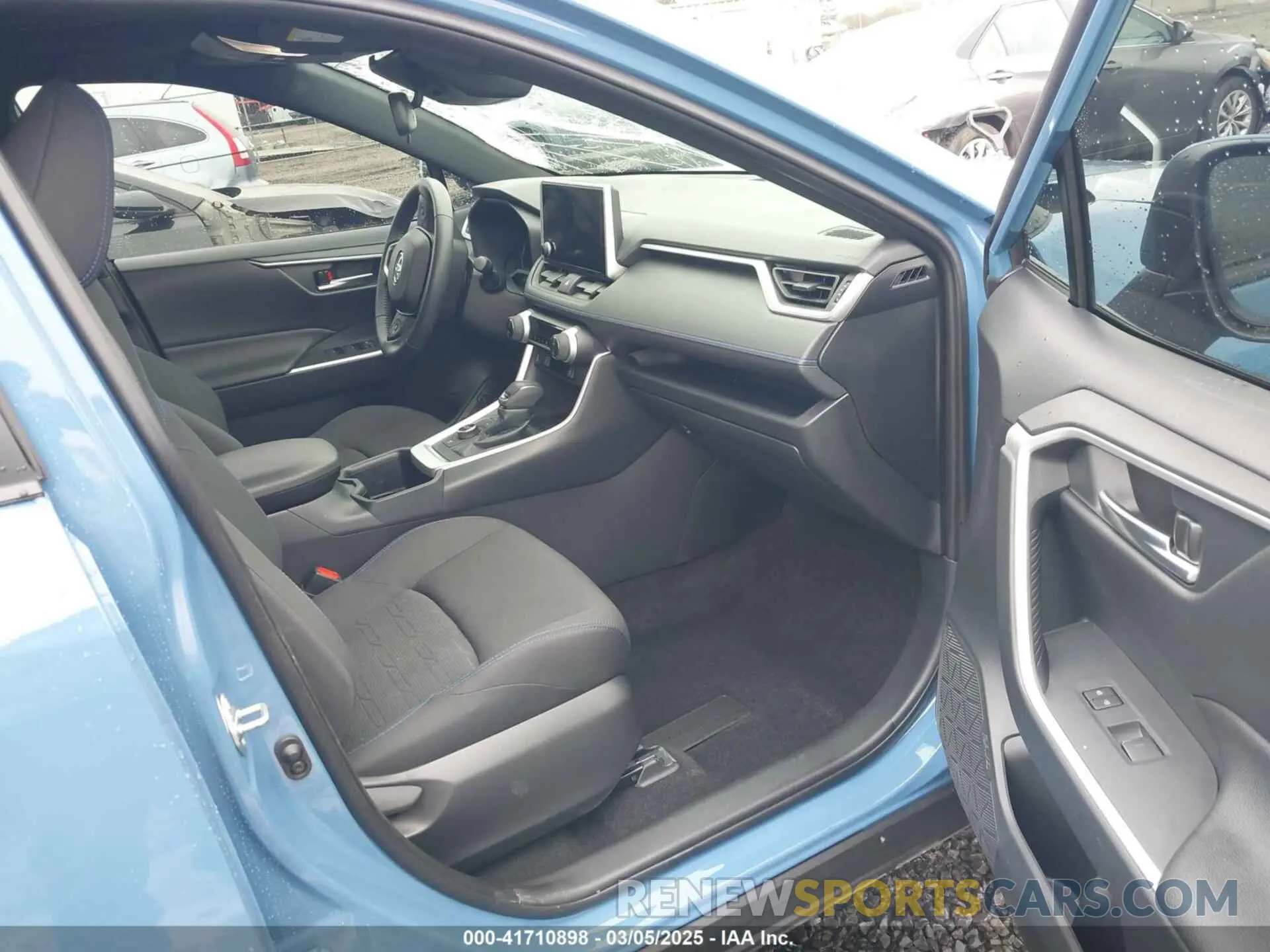 5 Photograph of a damaged car JTM16RFV3RJ044091 TOYOTA RAV4 HYBRID 2024