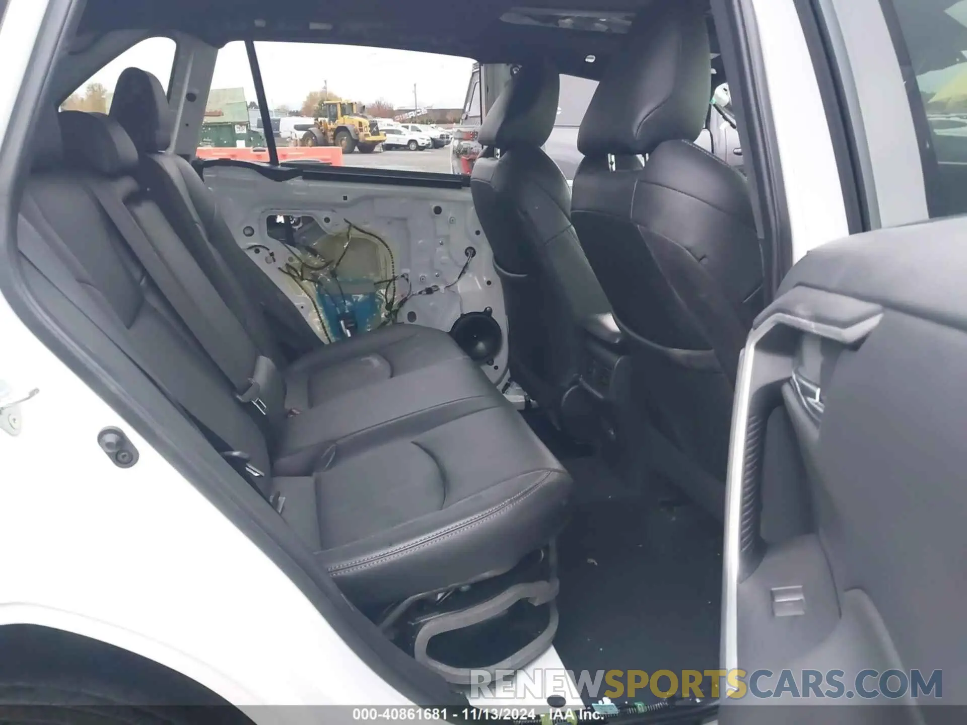 8 Photograph of a damaged car JTM16RFV4RD561320 TOYOTA RAV4 HYBRID 2024