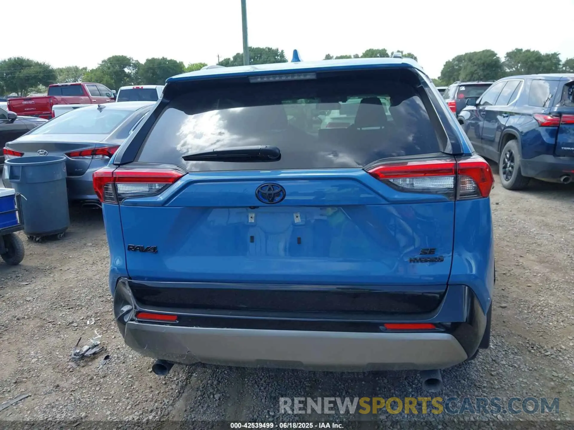 16 Photograph of a damaged car JTM16RFV6RD566647 TOYOTA RAV4 HYBRID 2024