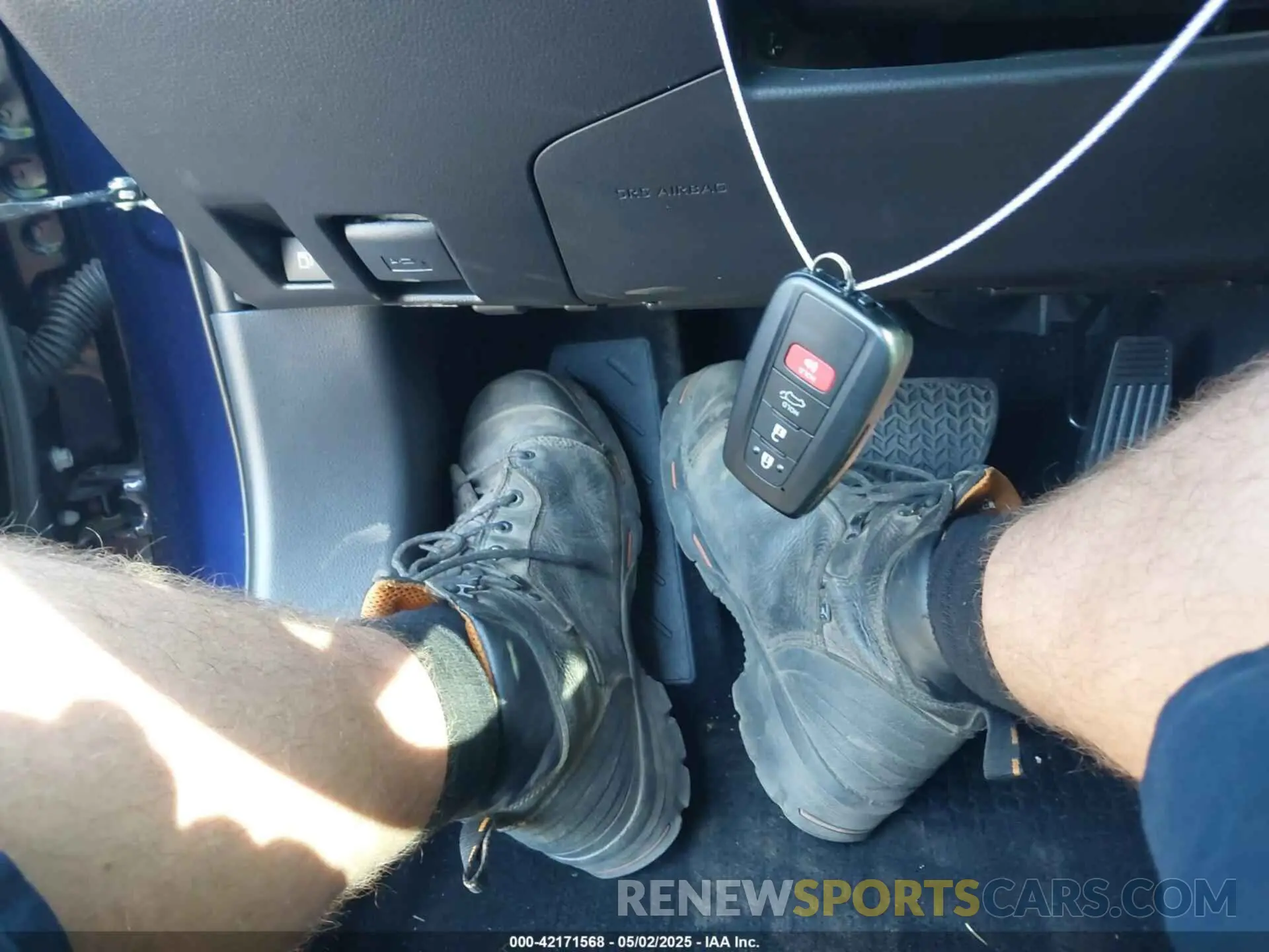 11 Photograph of a damaged car JTMB6RFV3RJ041700 TOYOTA RAV4 HYBRID 2024