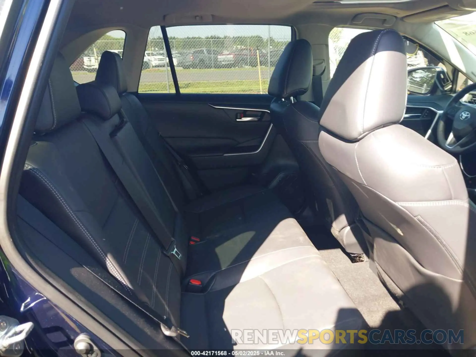 8 Photograph of a damaged car JTMB6RFV3RJ041700 TOYOTA RAV4 HYBRID 2024