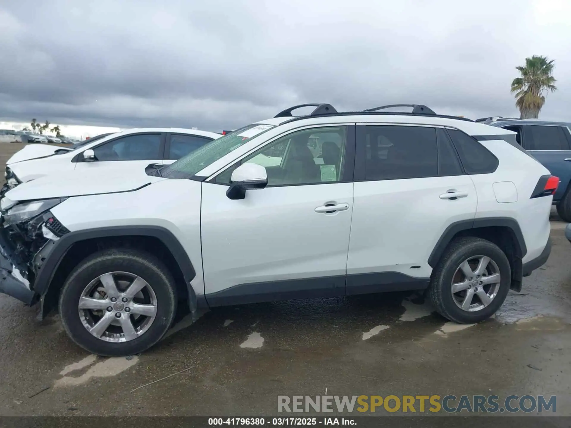 14 Photograph of a damaged car JTMB6RFV6RJ044977 TOYOTA RAV4 HYBRID 2024