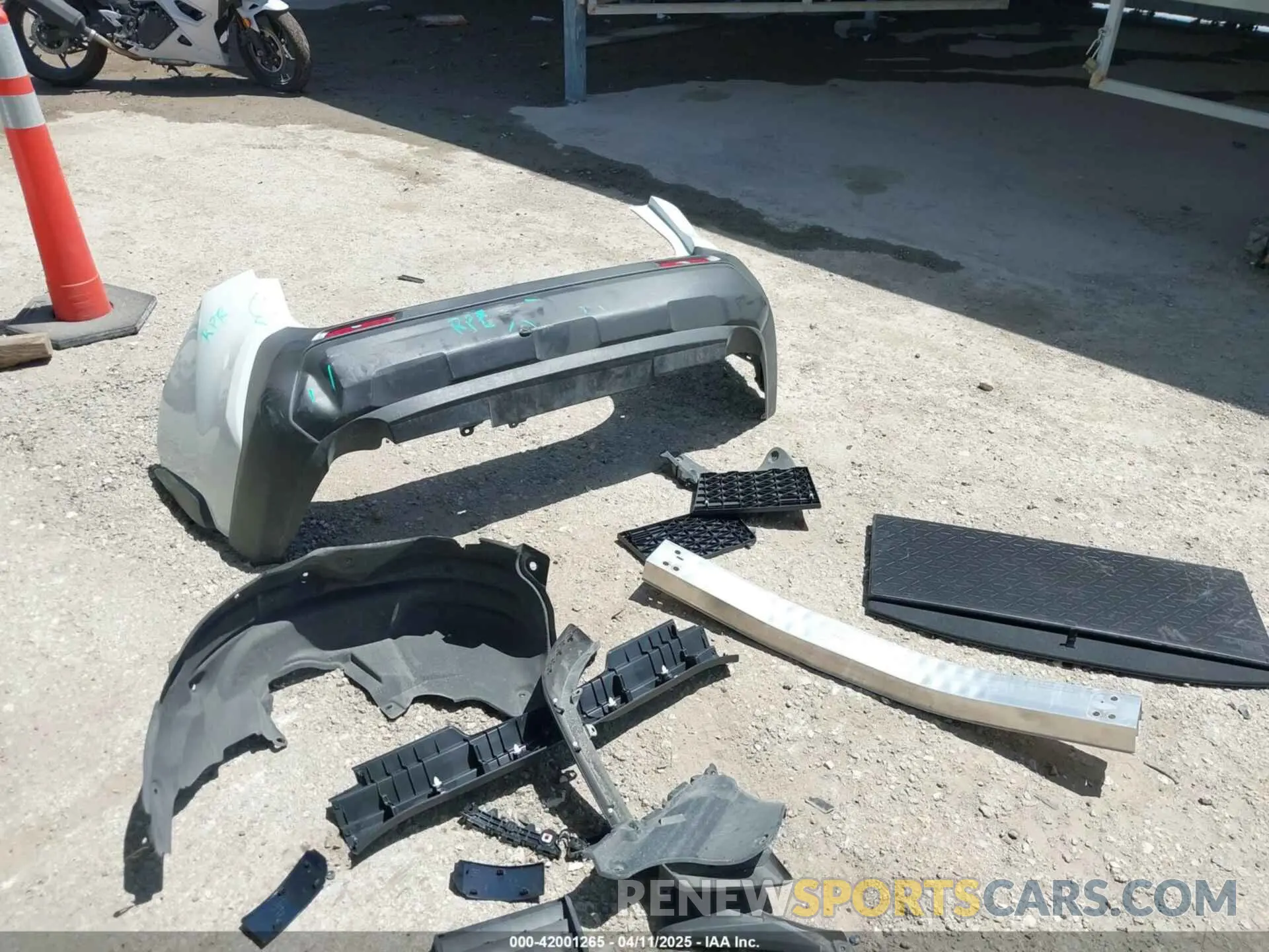12 Photograph of a damaged car JTMB6RFV7RJ061562 TOYOTA RAV4 HYBRID 2024