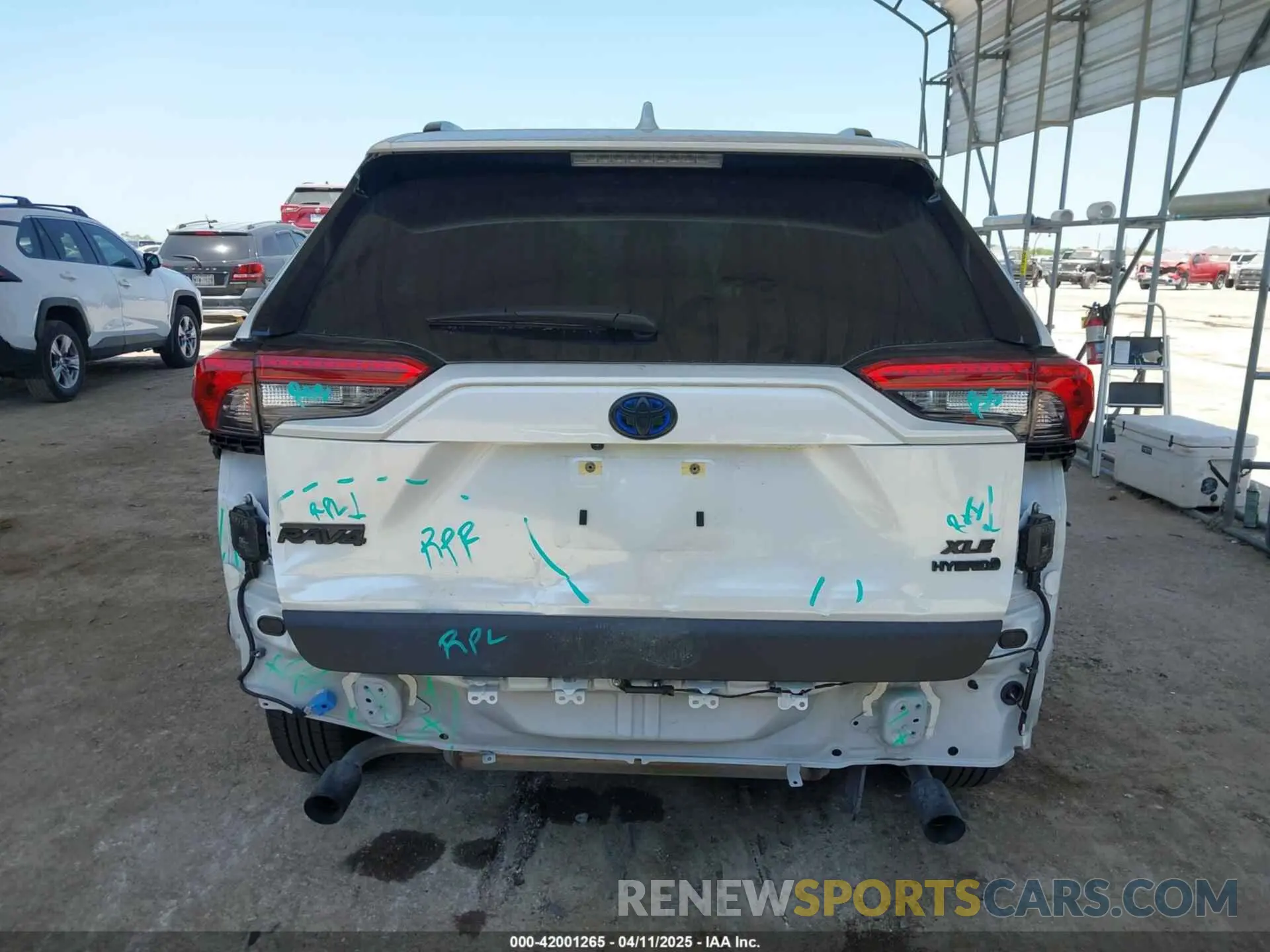 17 Photograph of a damaged car JTMB6RFV7RJ061562 TOYOTA RAV4 HYBRID 2024