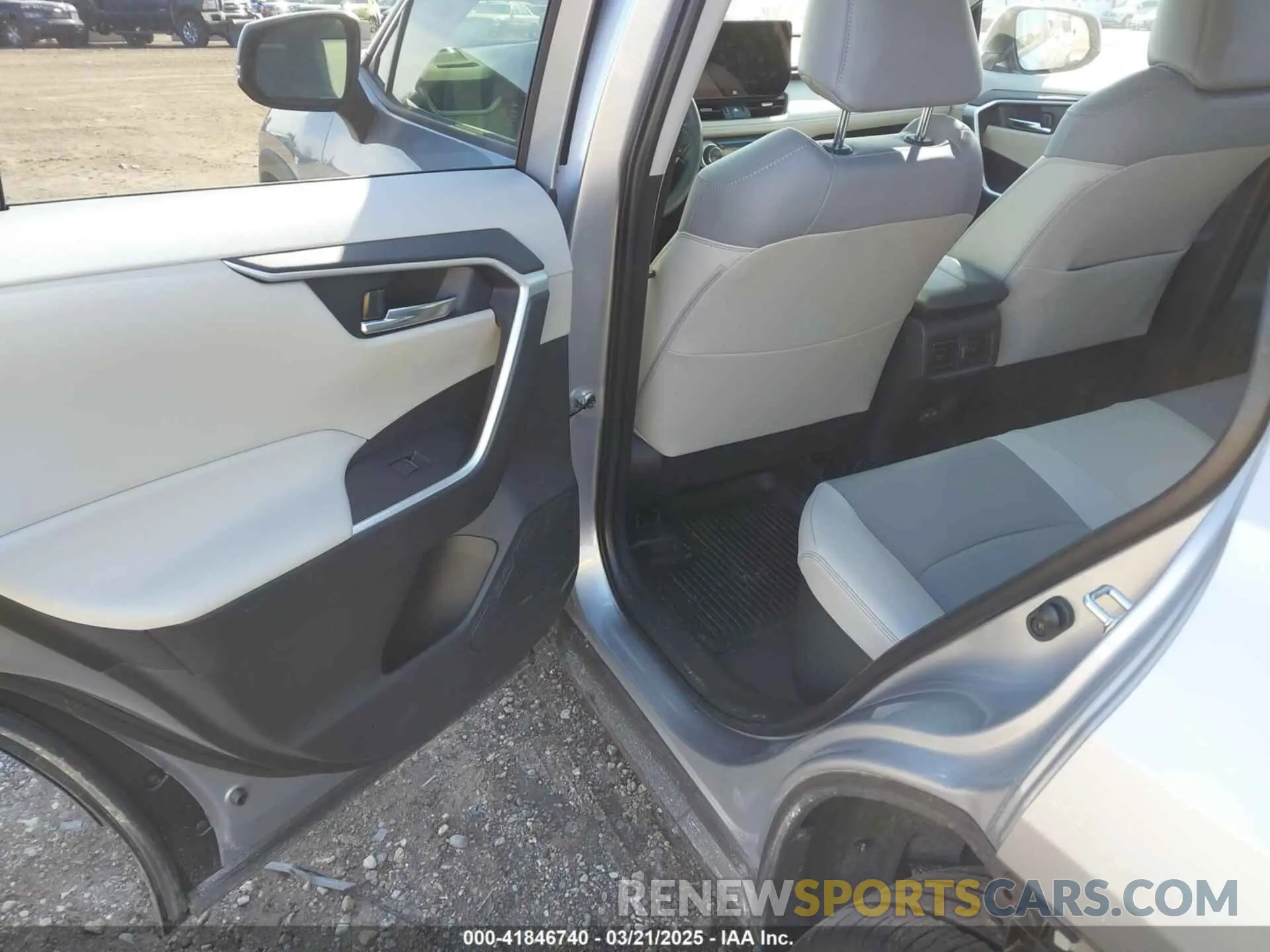 19 Photograph of a damaged car JTMB6RFV8RD134274 TOYOTA RAV4 HYBRID 2024