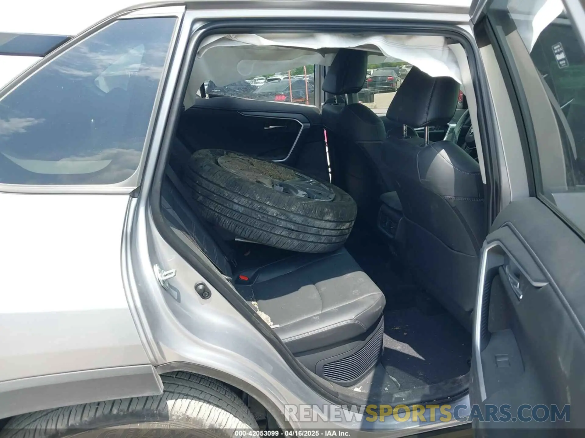 8 Photograph of a damaged car JTMD6RFV1RD149112 TOYOTA RAV4 HYBRID 2024