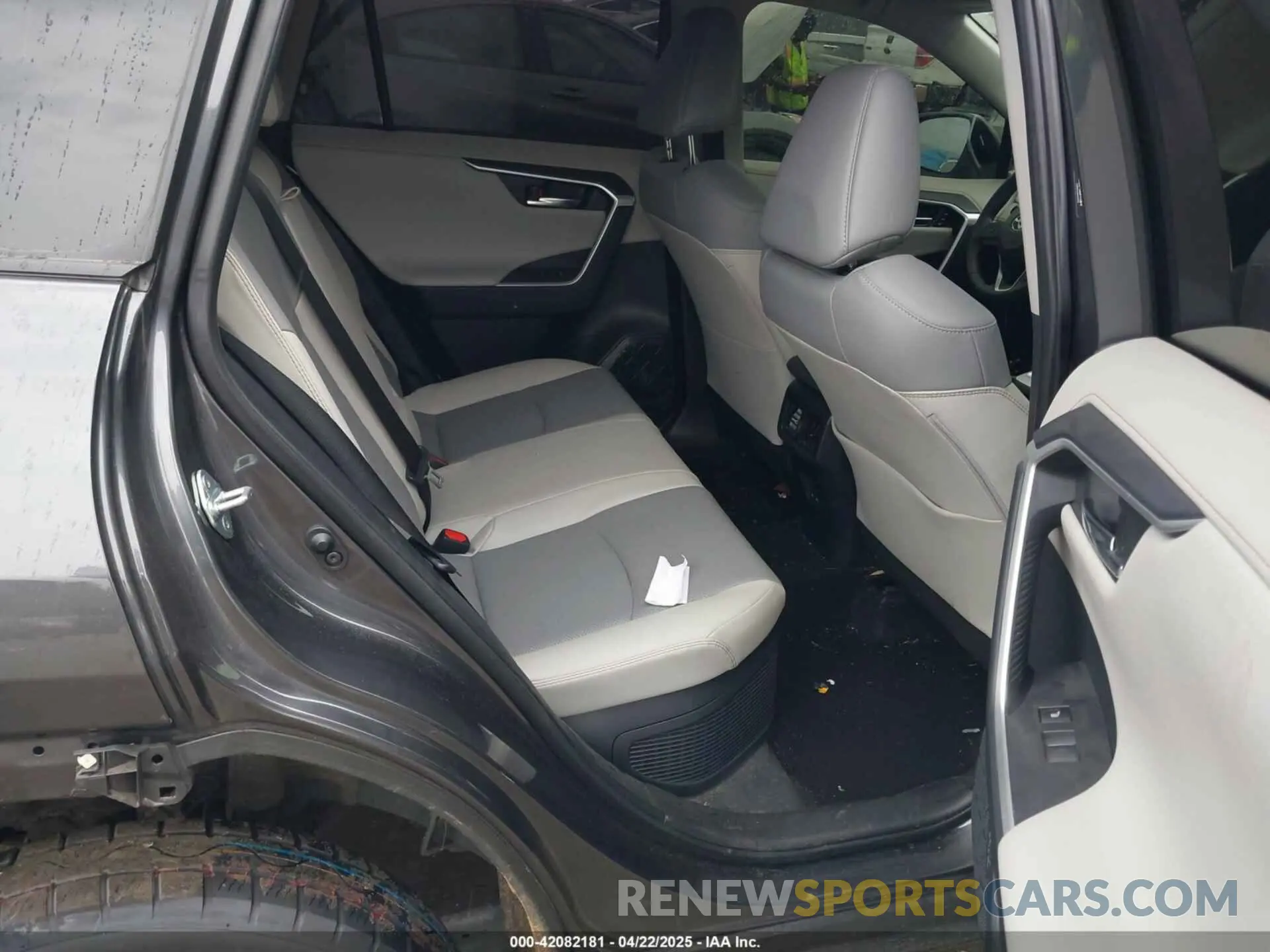 8 Photograph of a damaged car JTMD6RFV2RJ054091 TOYOTA RAV4 HYBRID 2024