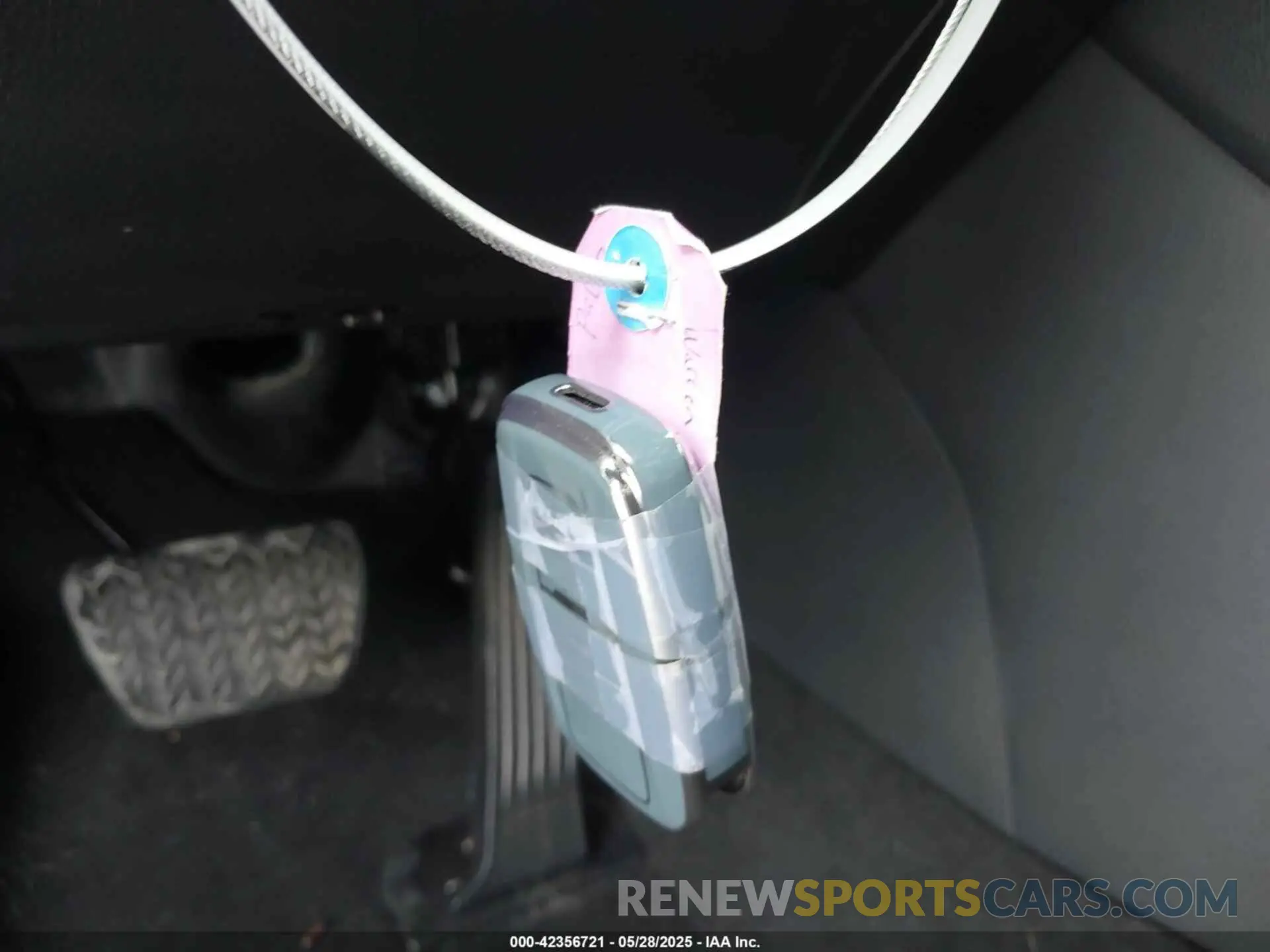 11 Photograph of a damaged car JTMD6RFV5RJ062086 TOYOTA RAV4 HYBRID 2024