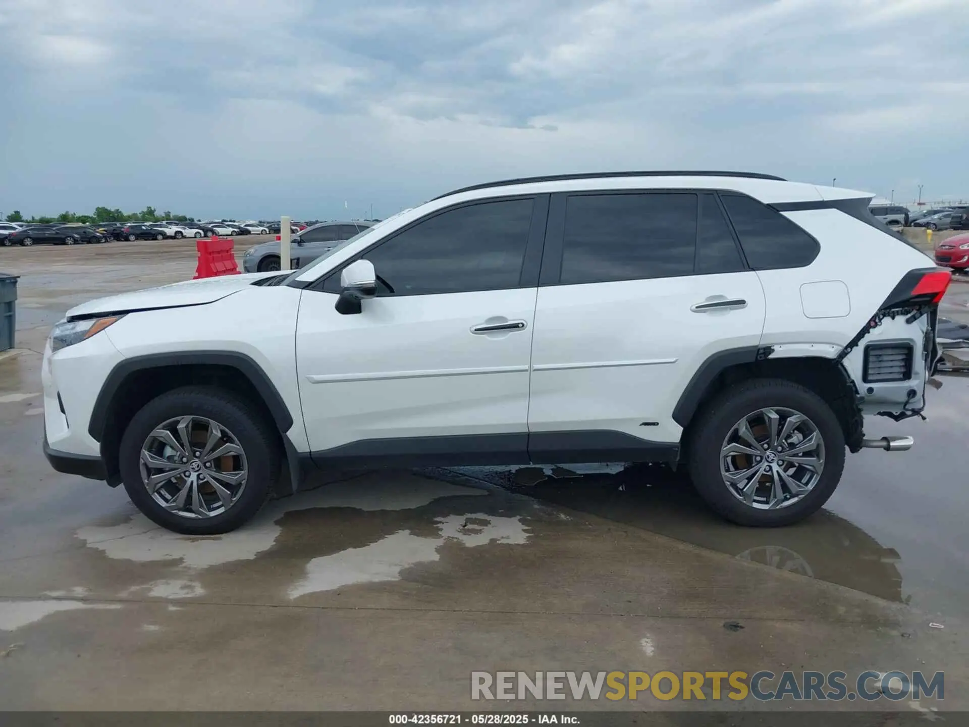 15 Photograph of a damaged car JTMD6RFV5RJ062086 TOYOTA RAV4 HYBRID 2024