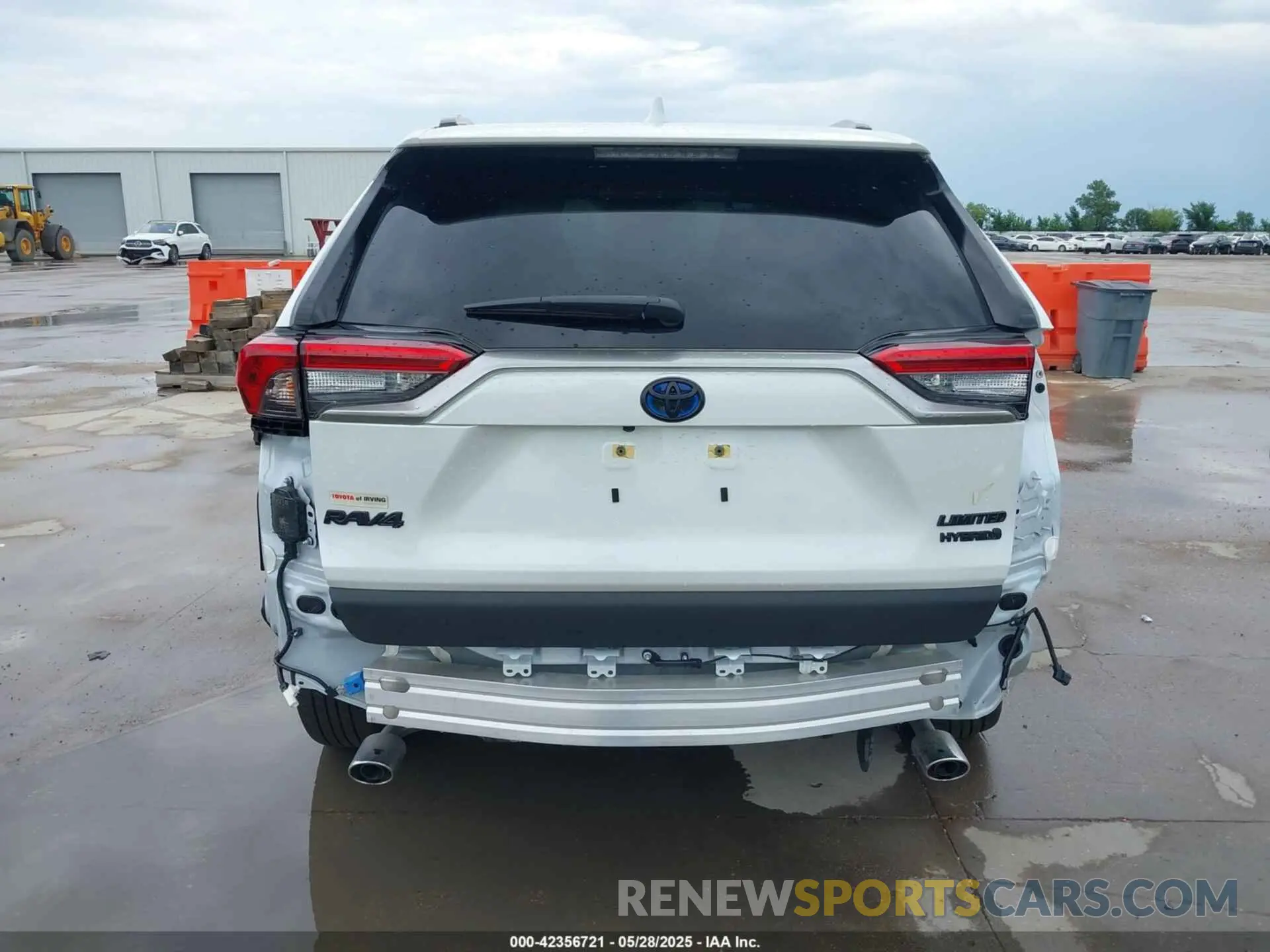 17 Photograph of a damaged car JTMD6RFV5RJ062086 TOYOTA RAV4 HYBRID 2024