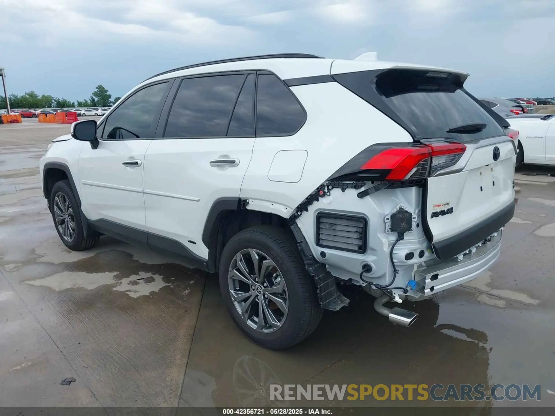 3 Photograph of a damaged car JTMD6RFV5RJ062086 TOYOTA RAV4 HYBRID 2024
