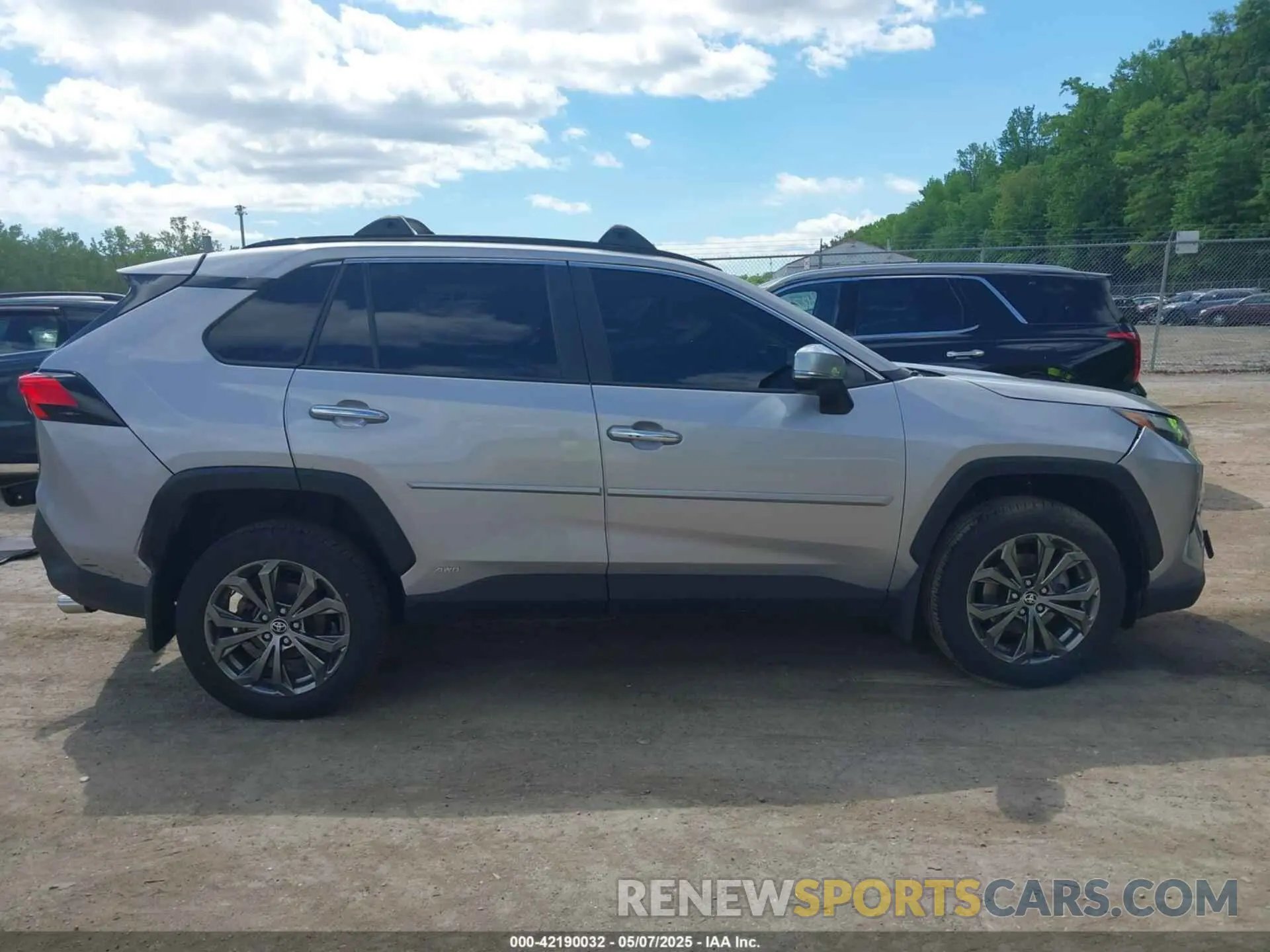 13 Photograph of a damaged car JTMD6RFV6RD128627 TOYOTA RAV4 HYBRID 2024
